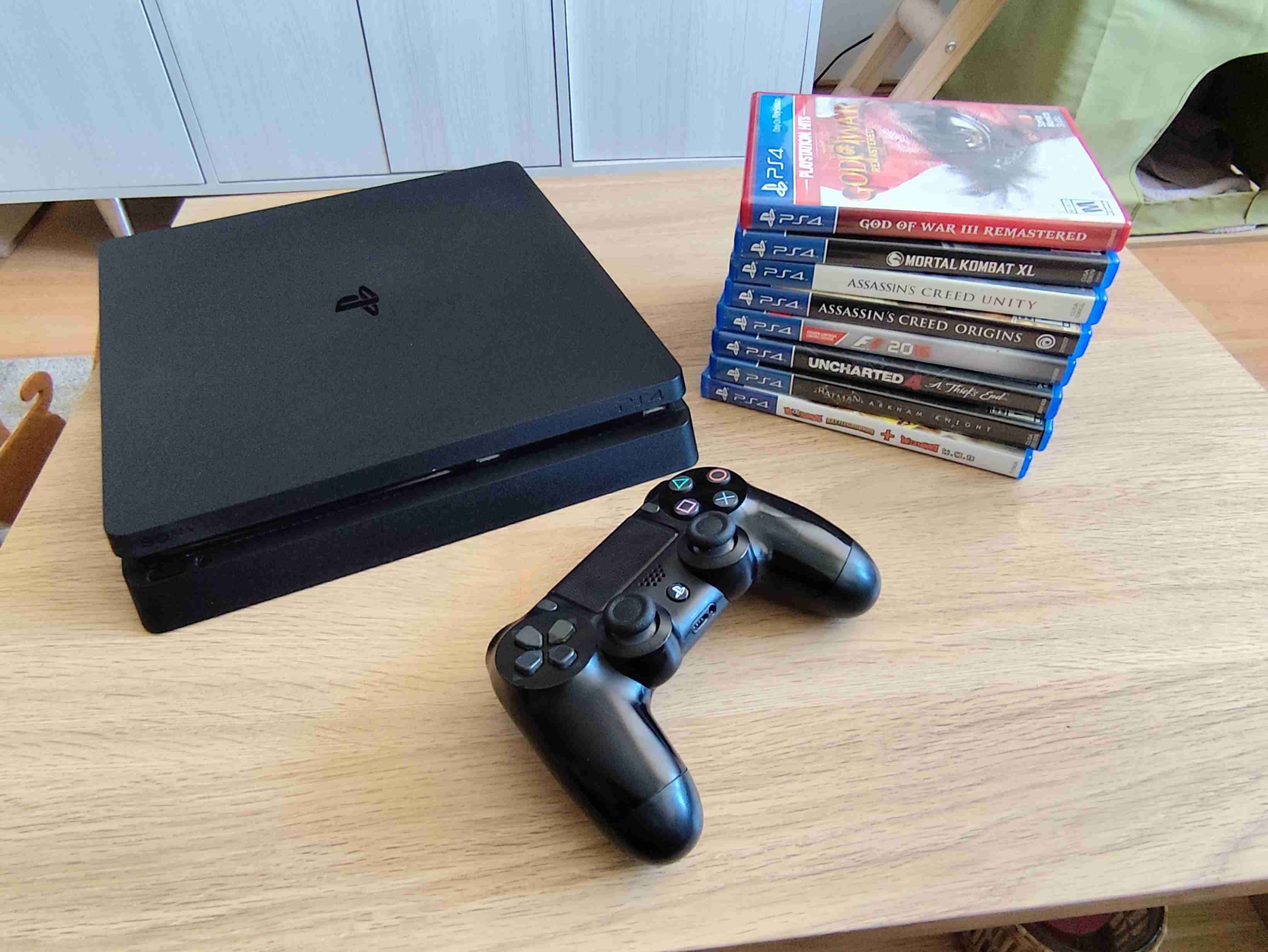 Consola PS4 con mando - miniatura 3