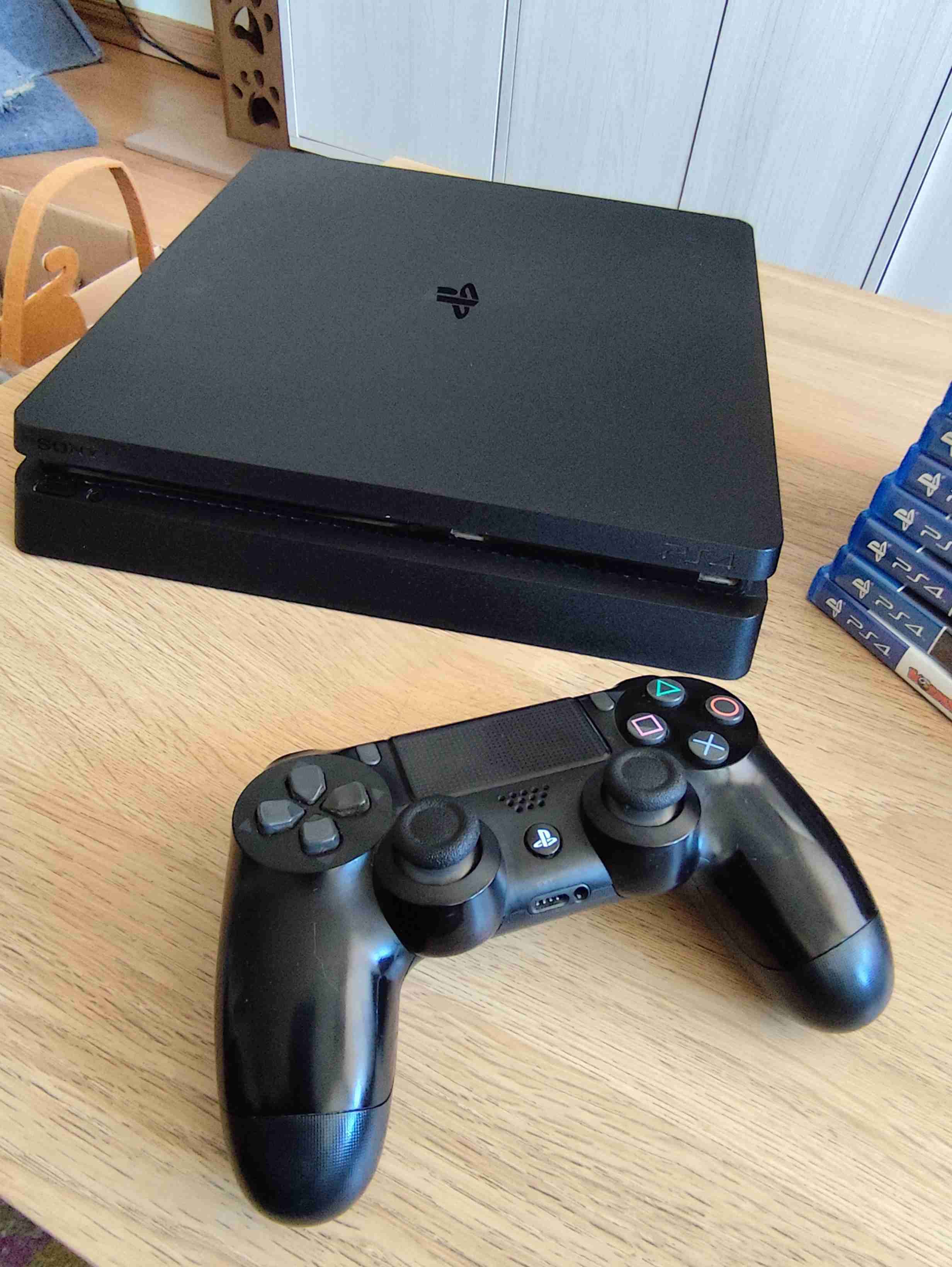 Consola PS4 con mando - miniatura 4