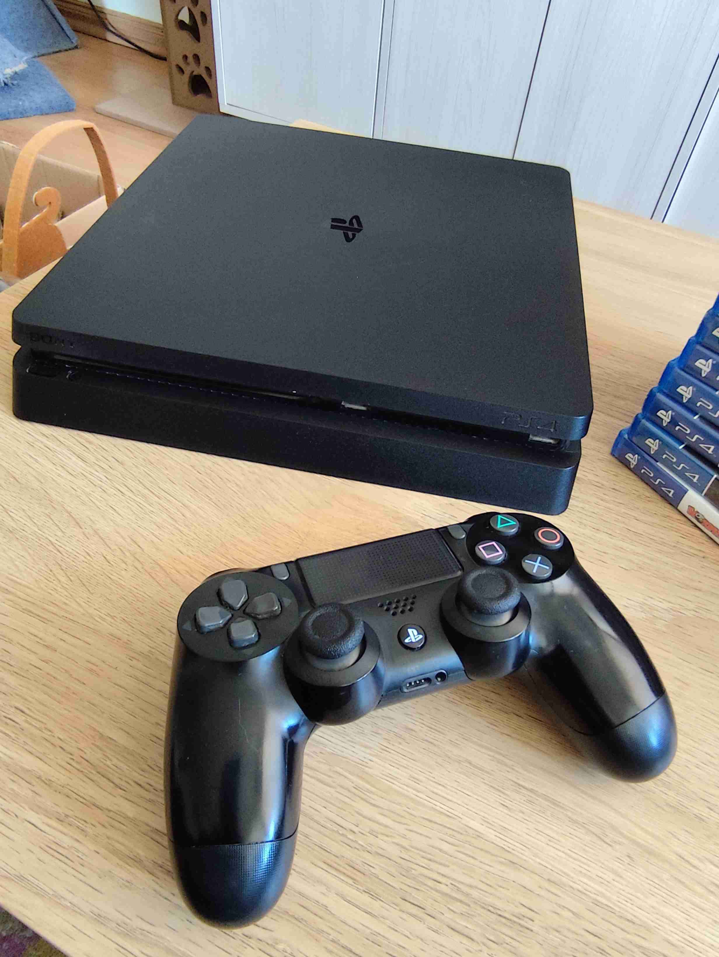 Consola PS4 con mando - miniatura 5