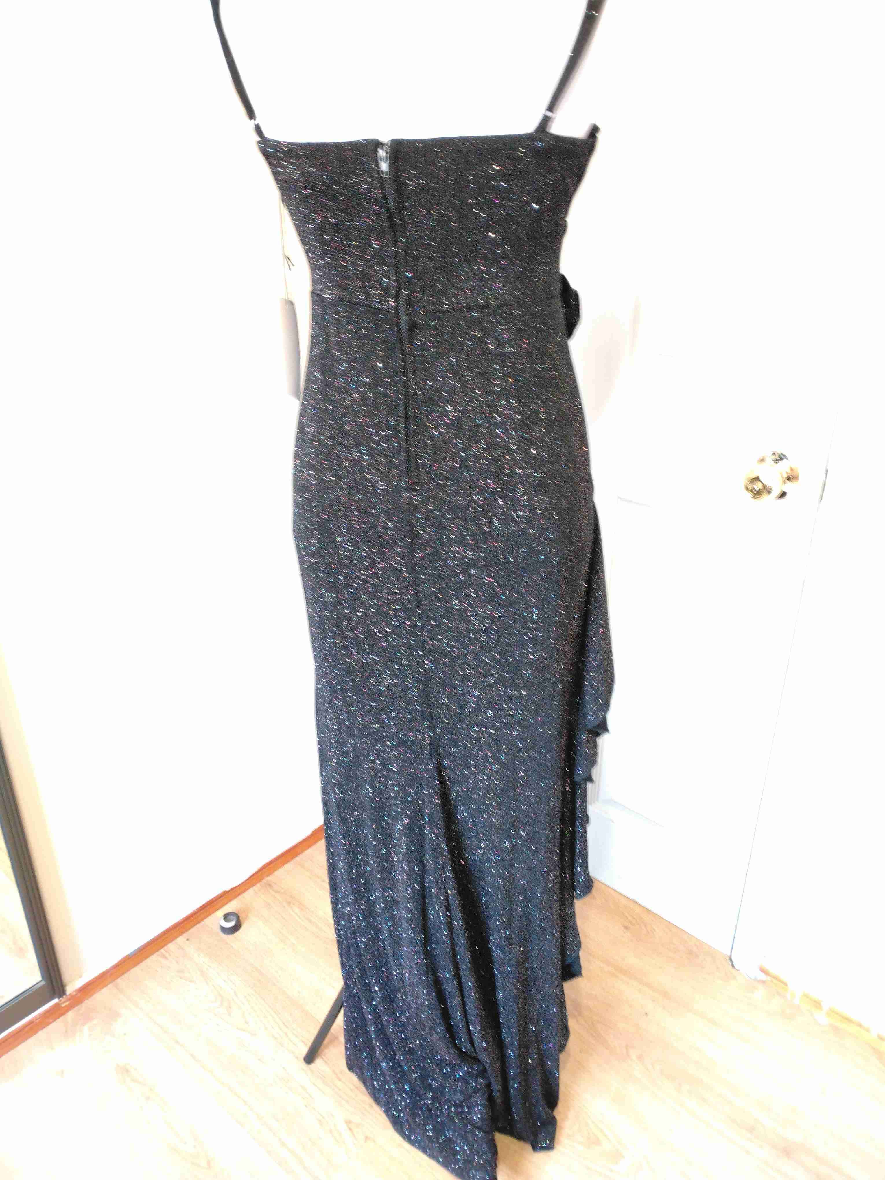 Vestido negro con brillo - miniatura 3