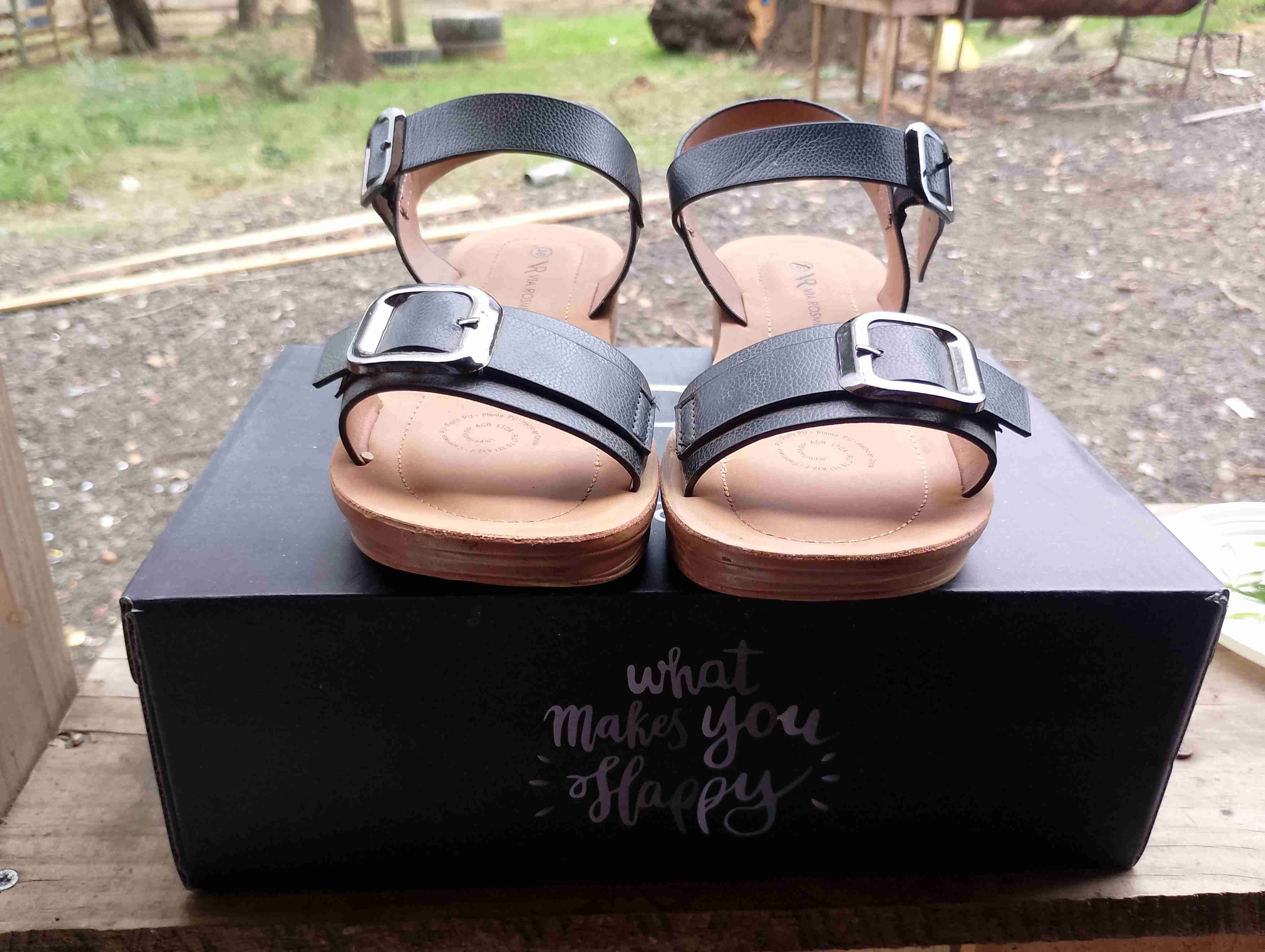 Sandalias negras con hebillas - miniatura 1