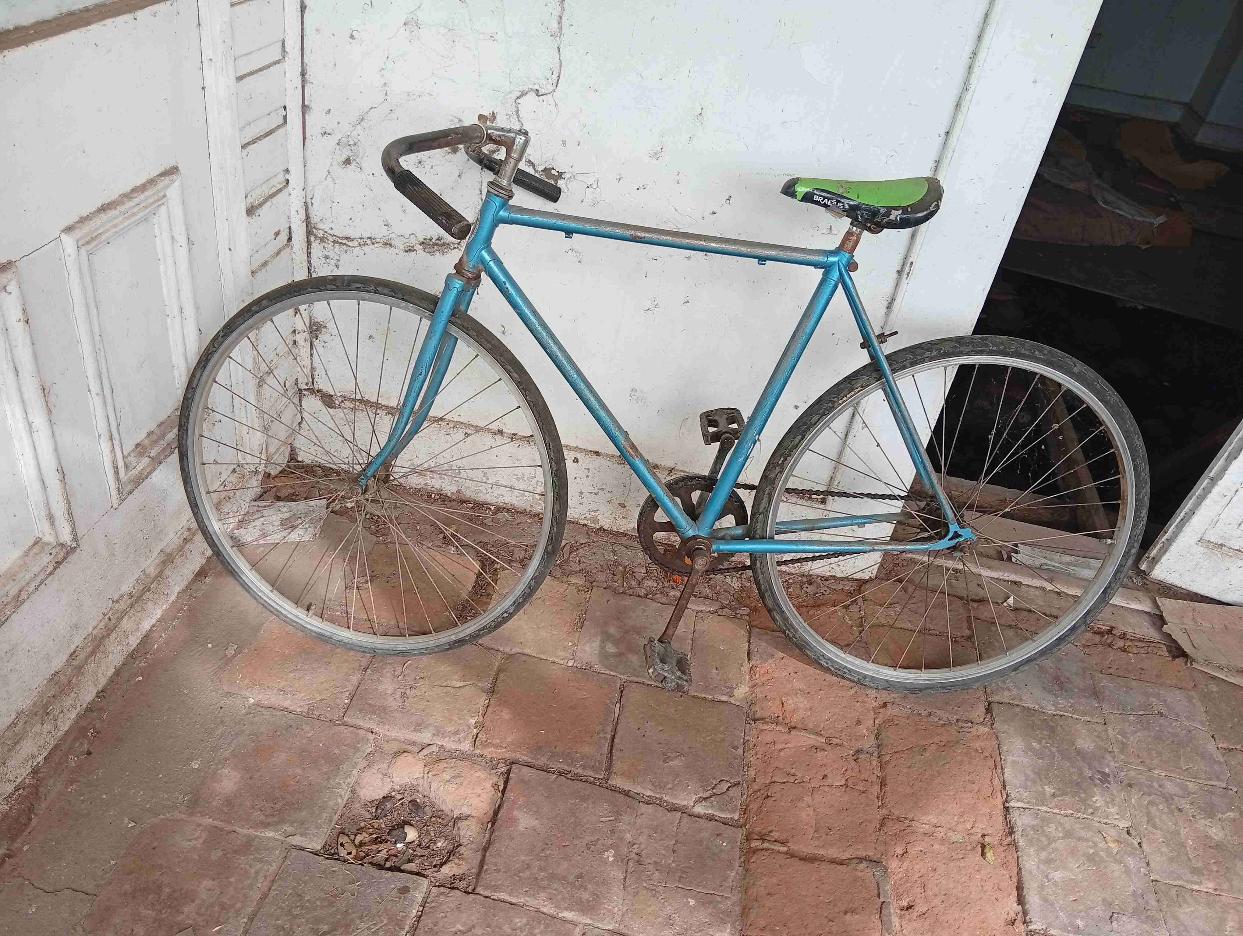 Bicicleta de pista azul - miniatura 1