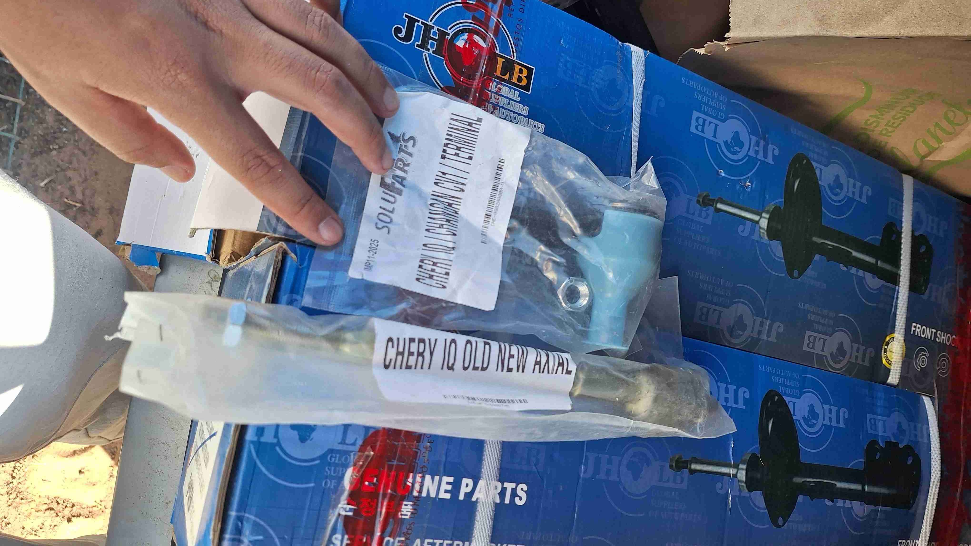 Terminal de dirección Chery IQ - miniatura 1