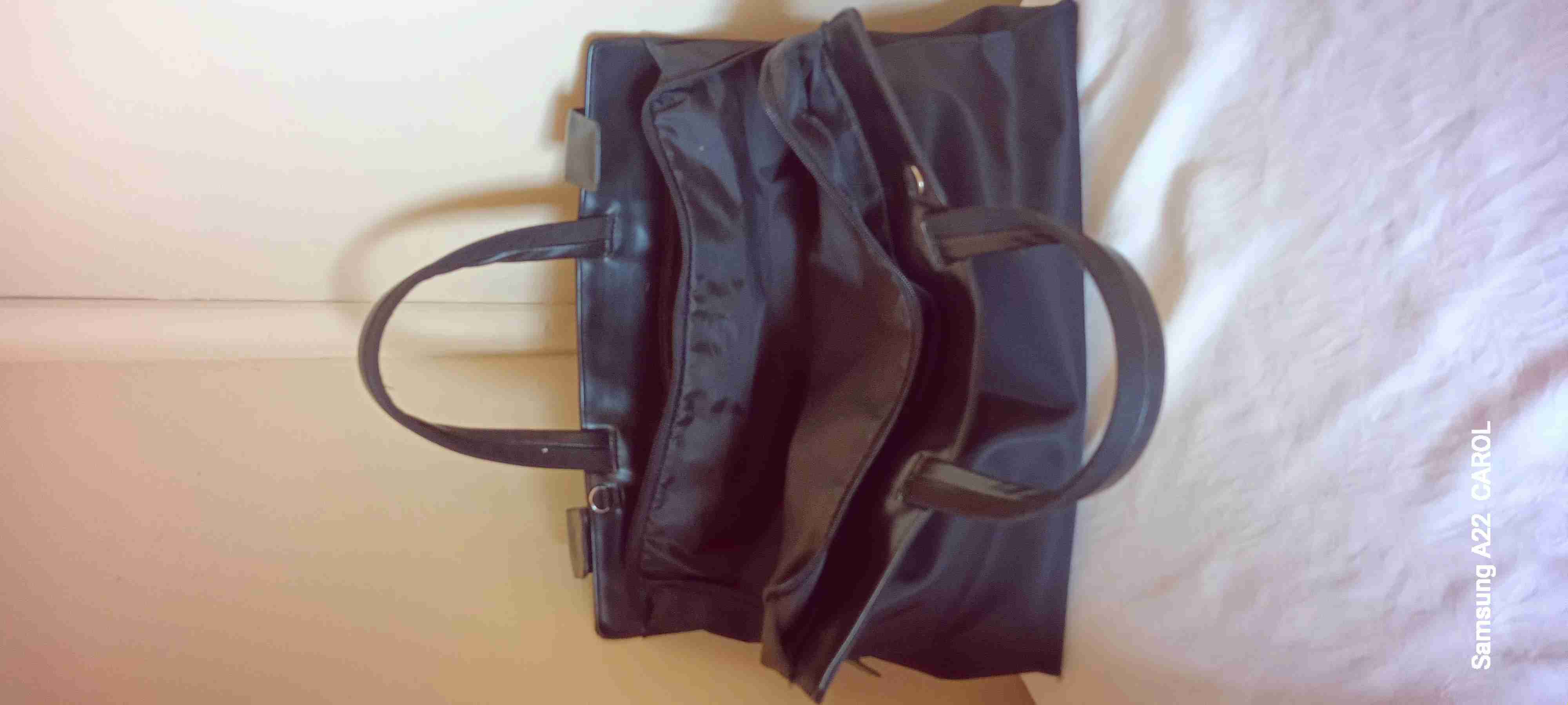 Bolso negro de mano elegante - miniatura 2