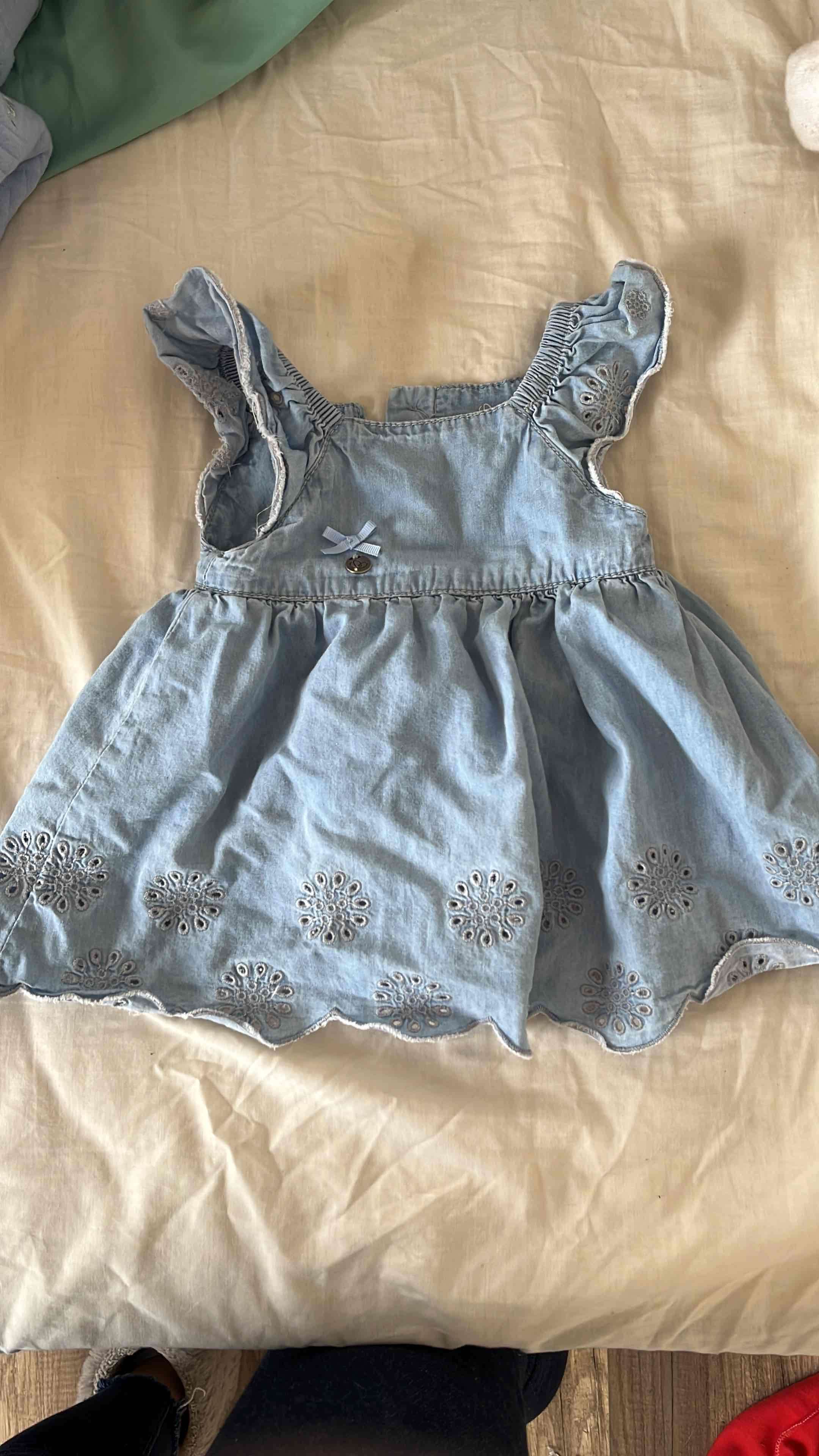 Vestido de mezclilla infantil azul