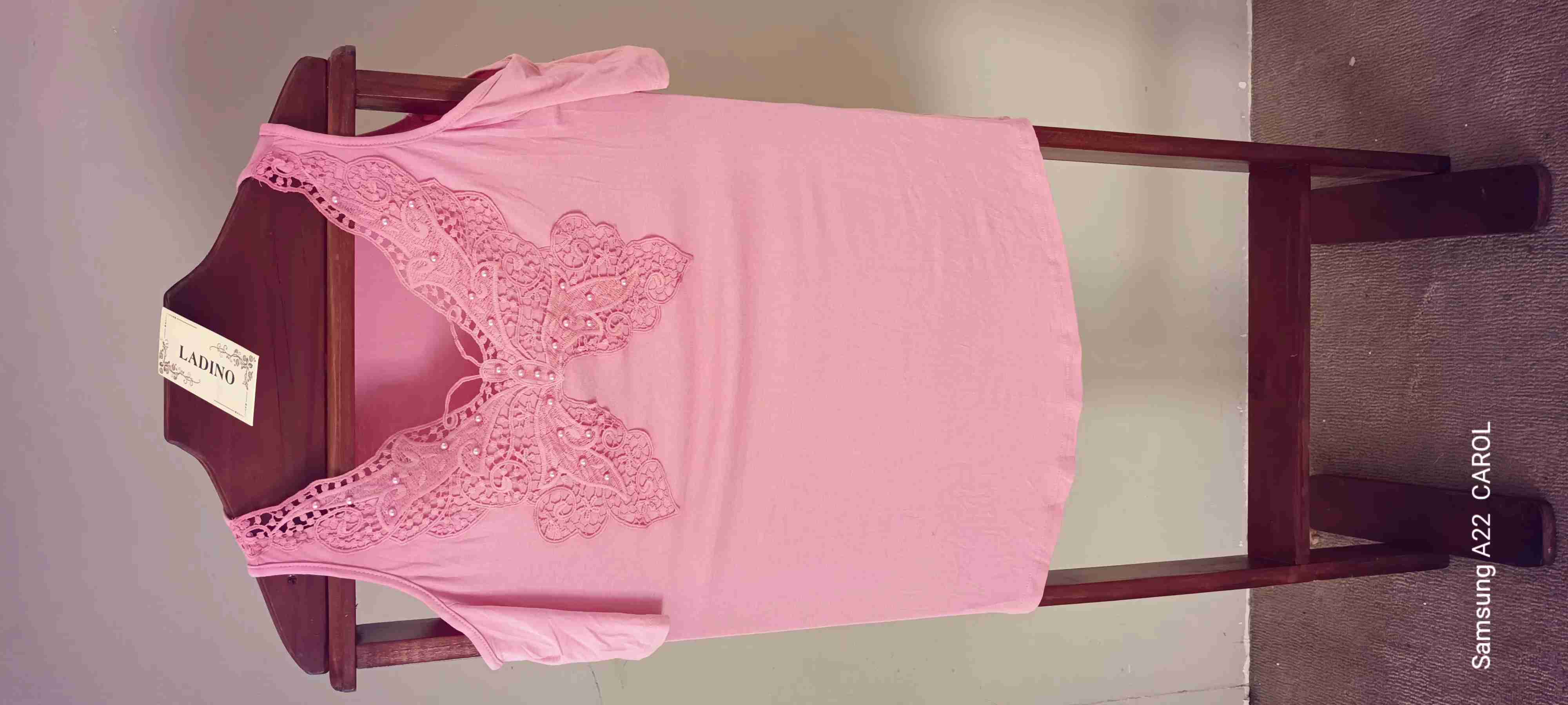 Polera rosa con encaje - miniatura 2