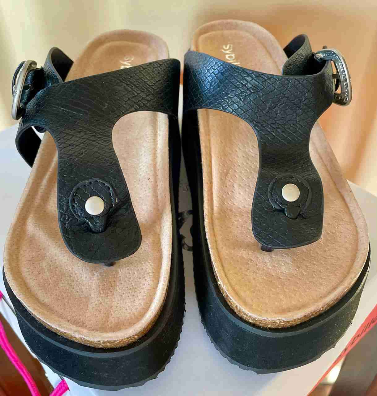 Sandalias negras con plataforma - miniatura 1