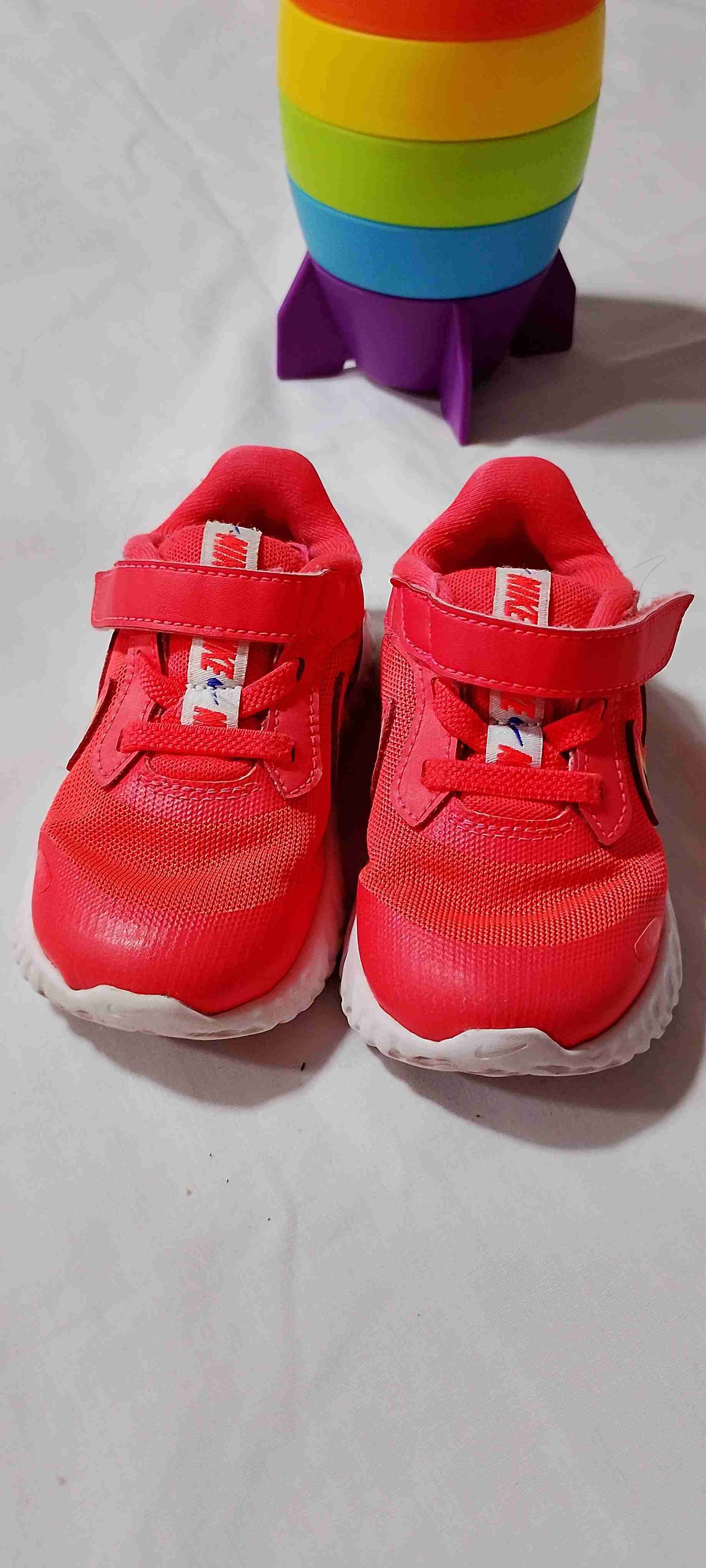 Zapatillas deportivas rojas niños