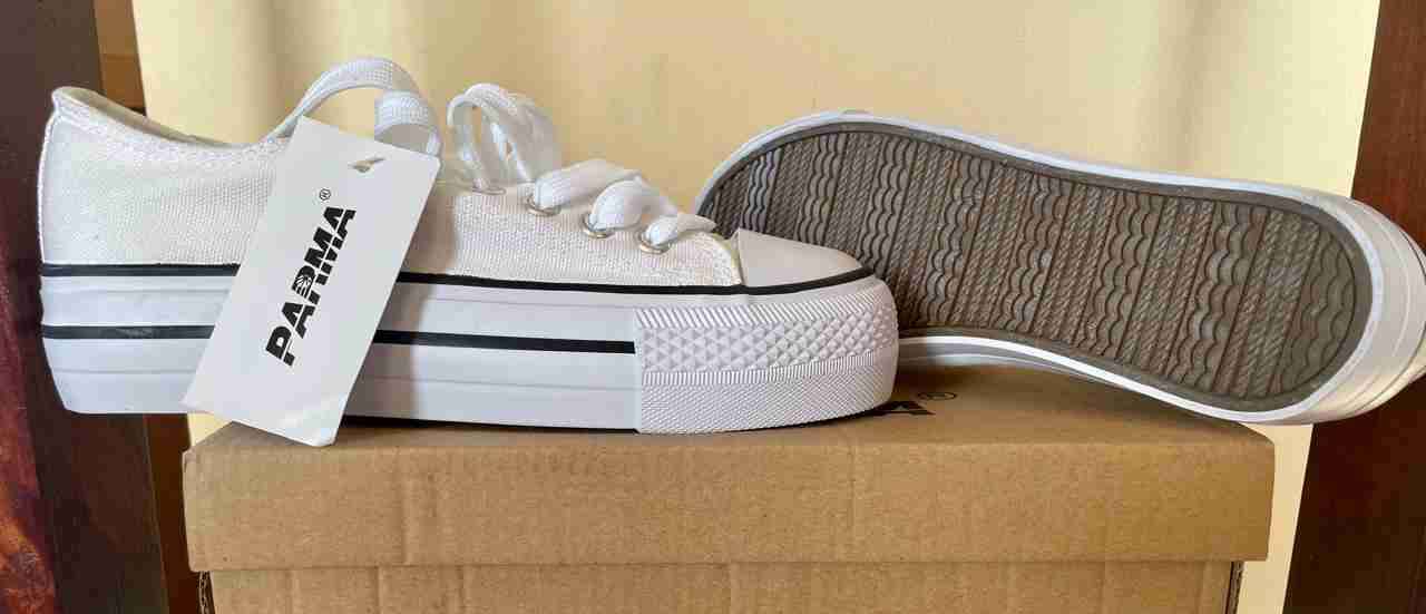 Zapatillas blancas deportivas - miniatura 4