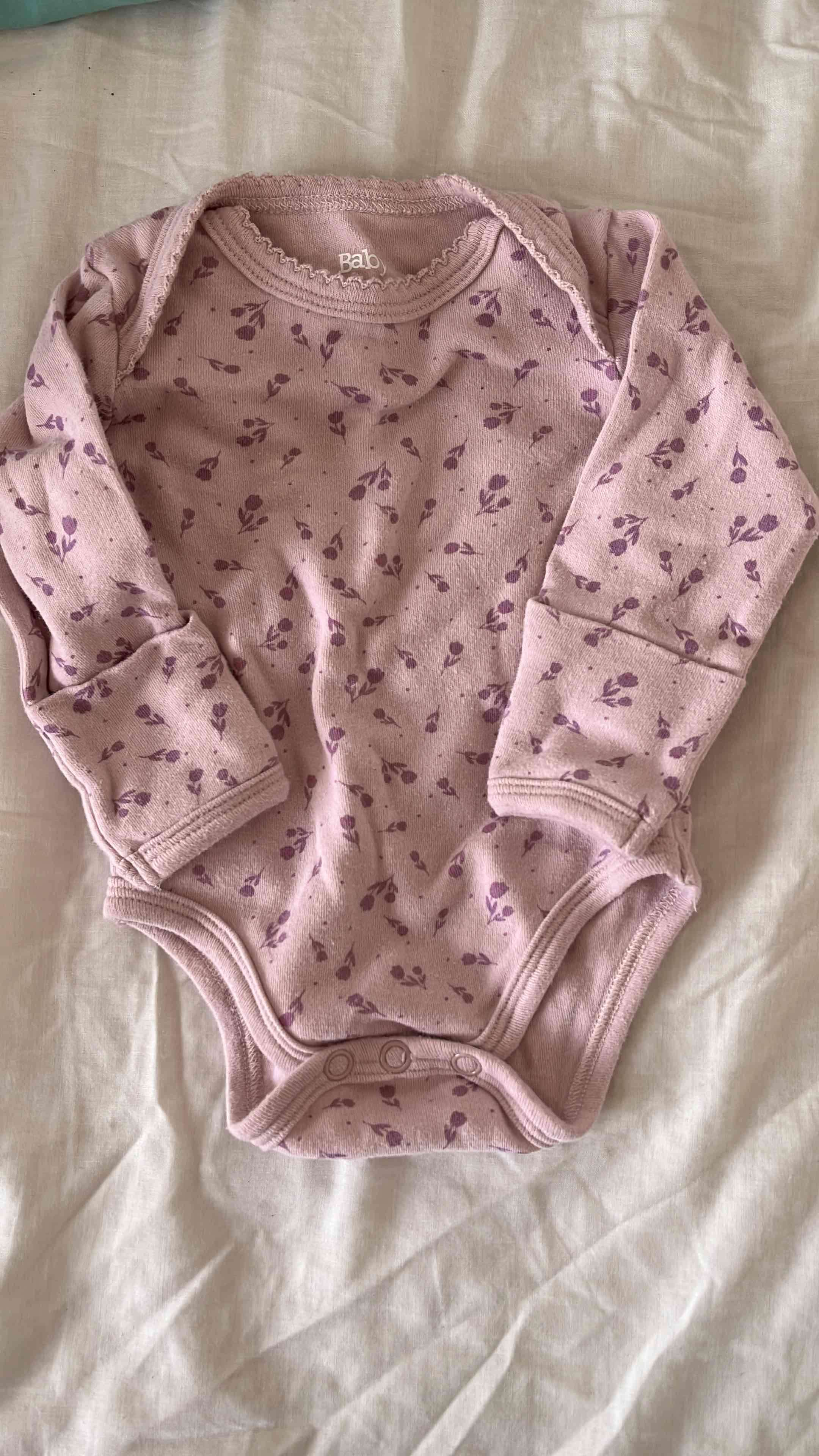 Body de bebé rosado floral