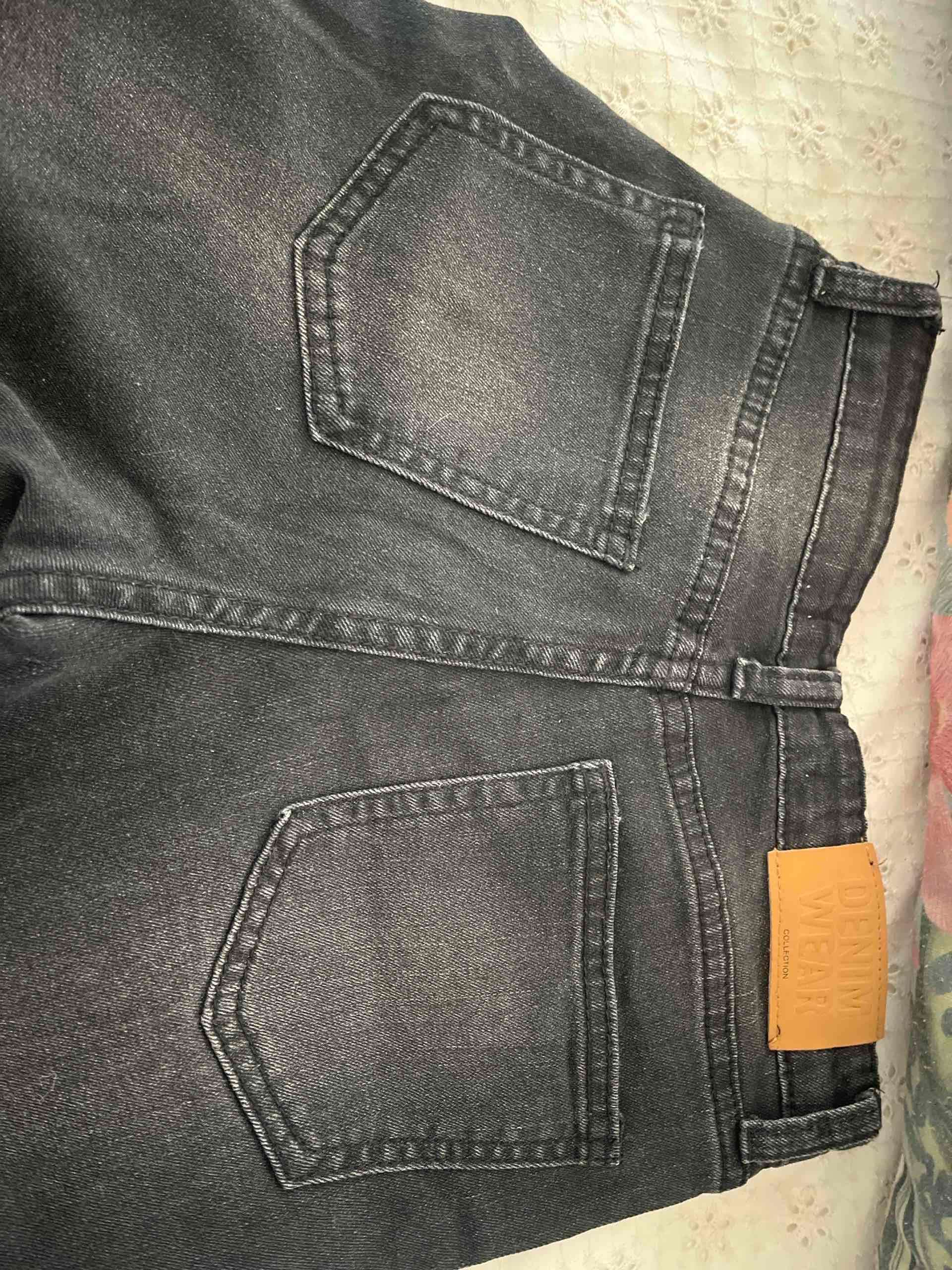 Jeans negros con tachas 10 - miniatura 3