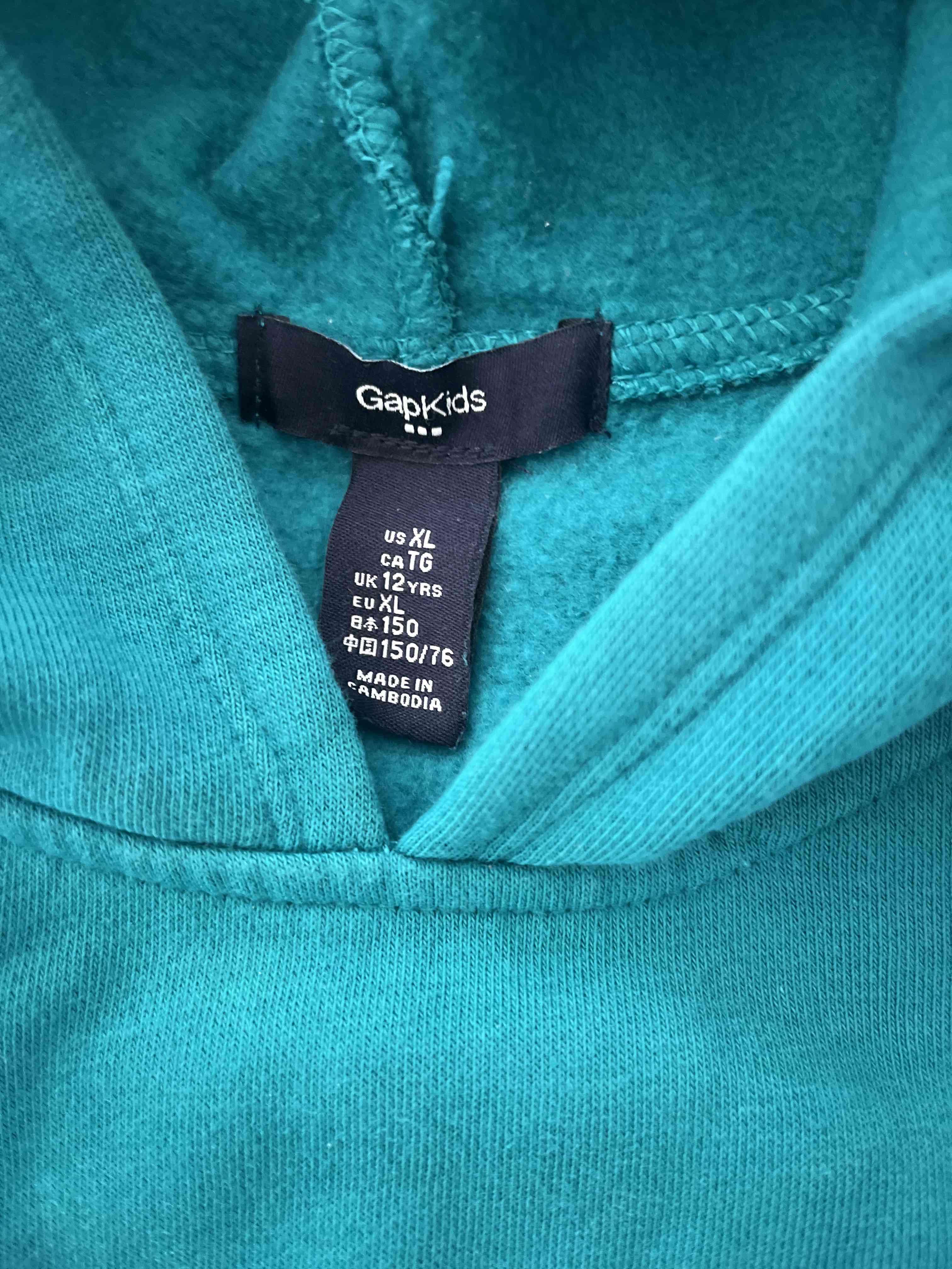 Polerón GAP verde talla 12 - miniatura 2