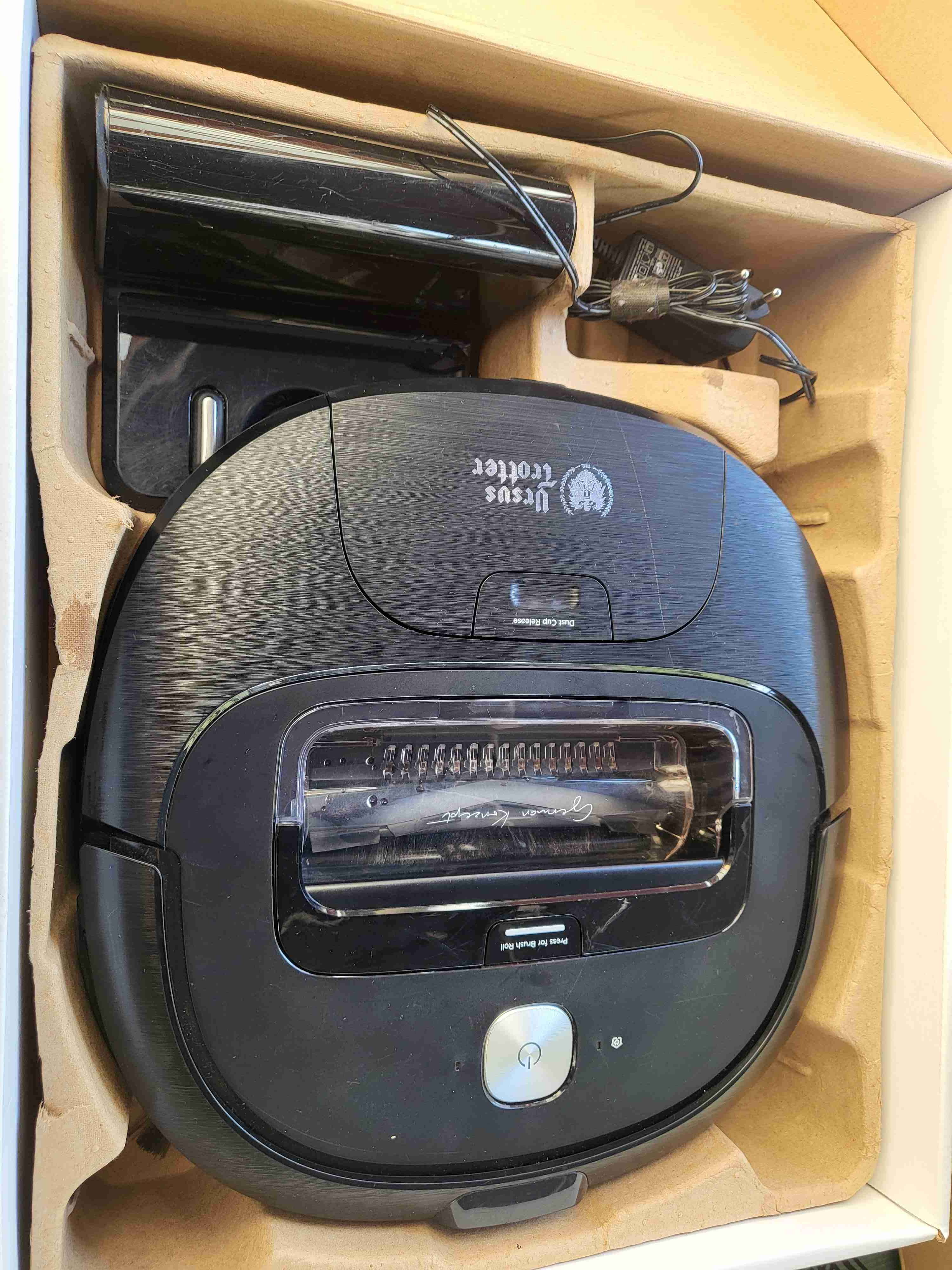 Aspiradora robot con base de carga - miniatura 1