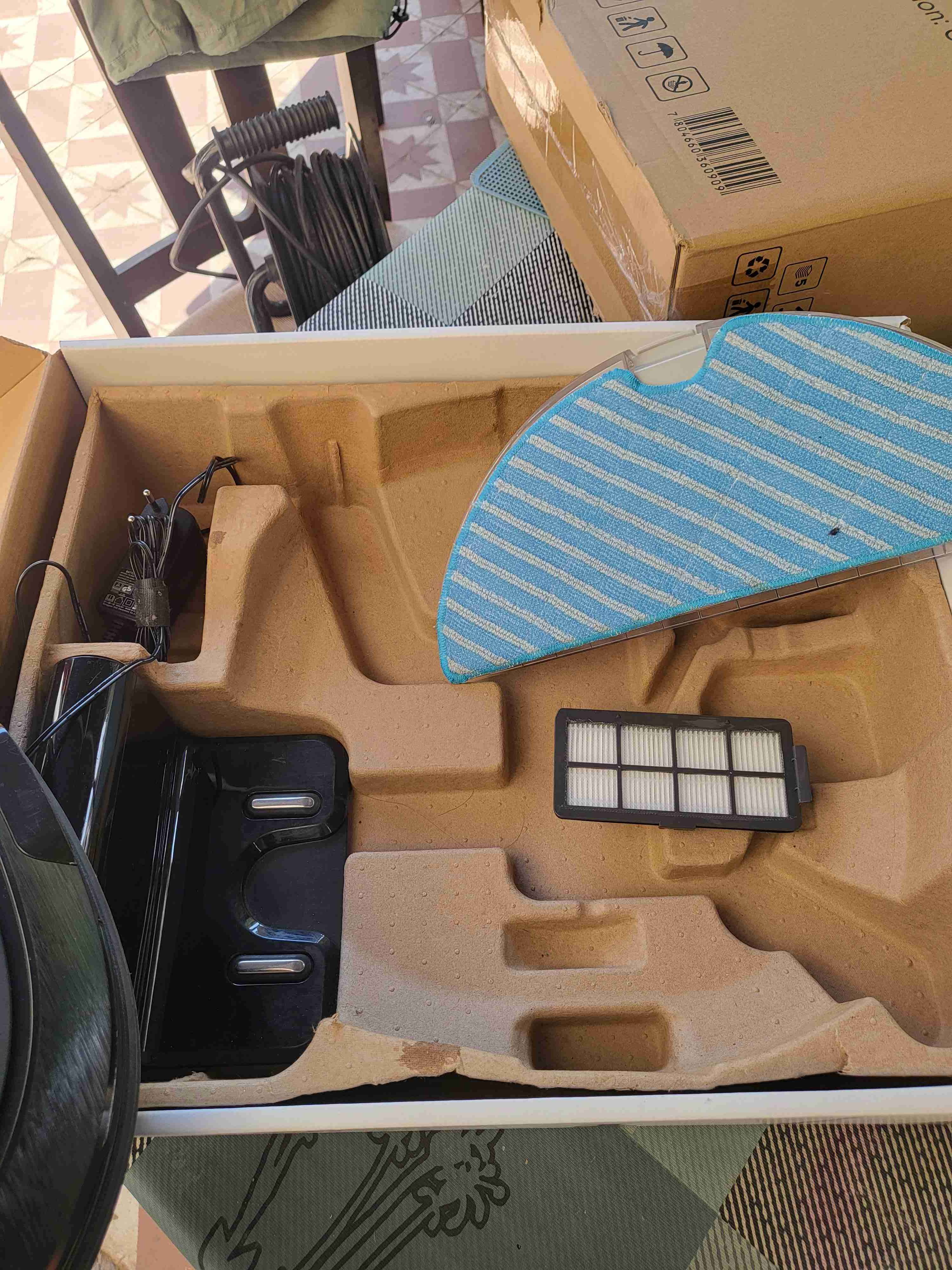 Aspiradora robot con base de carga - miniatura 2