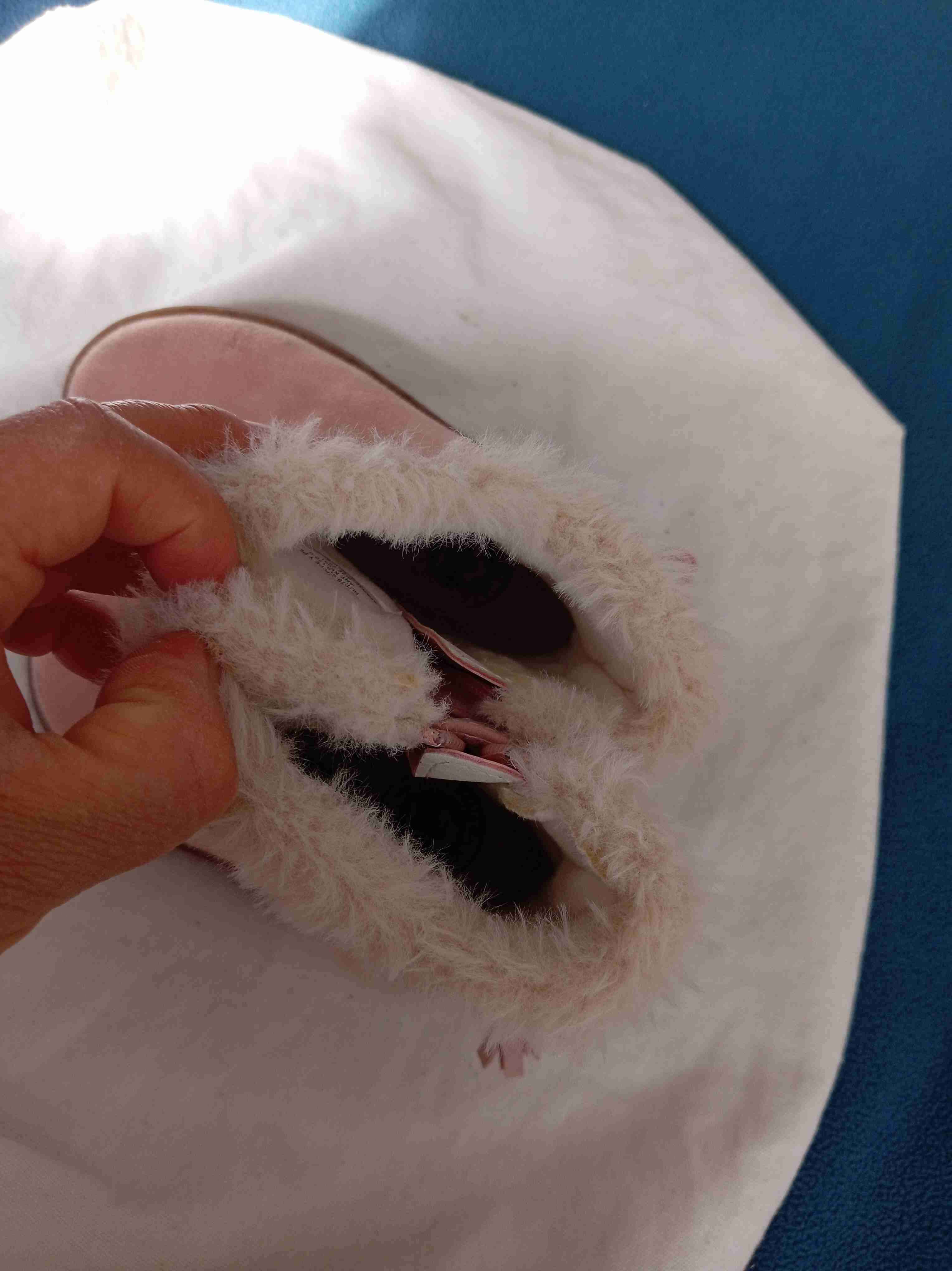 Botas rosadas con forro peludo - miniatura 2