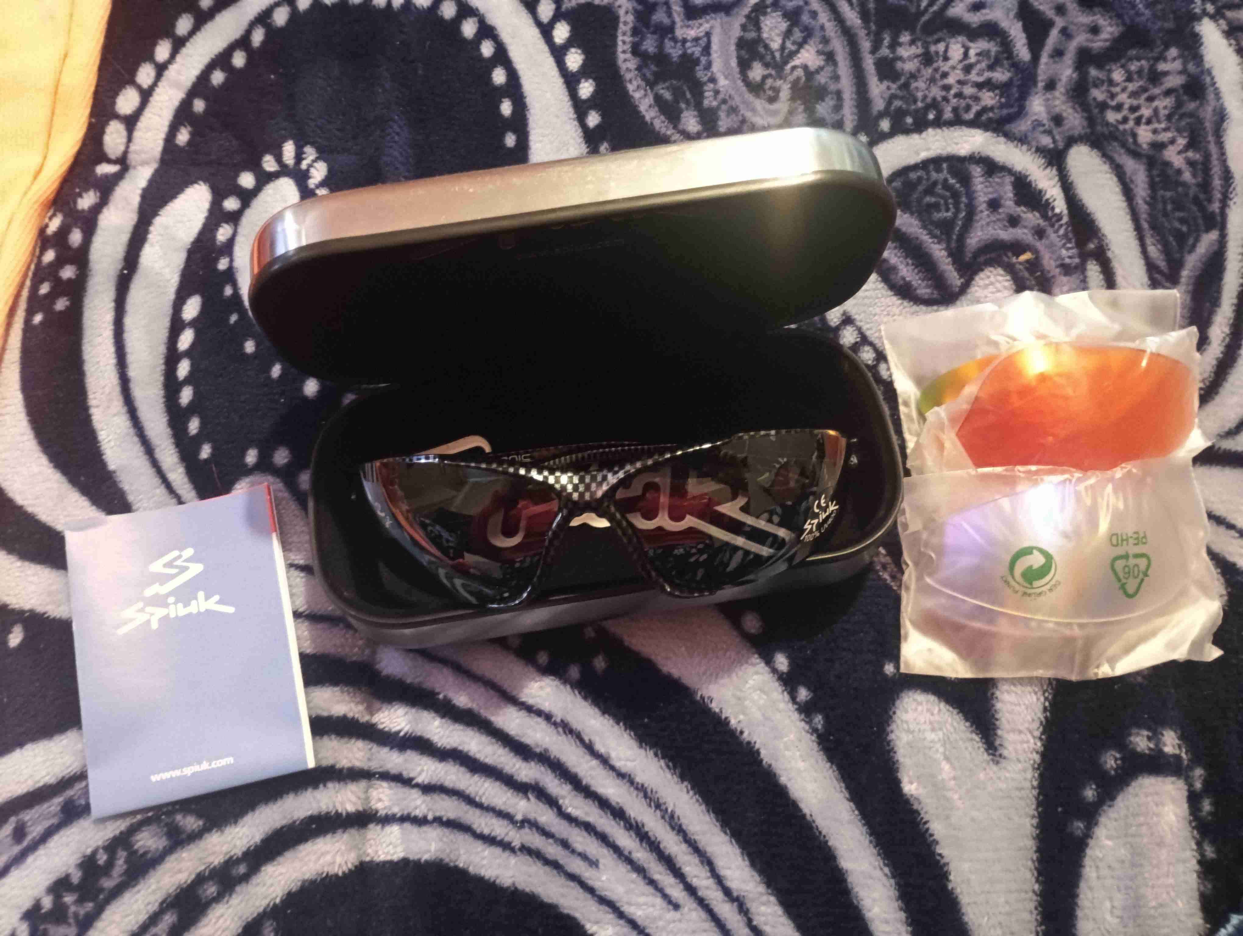 Gafas deportivas Spiuk con estuche - miniatura 1