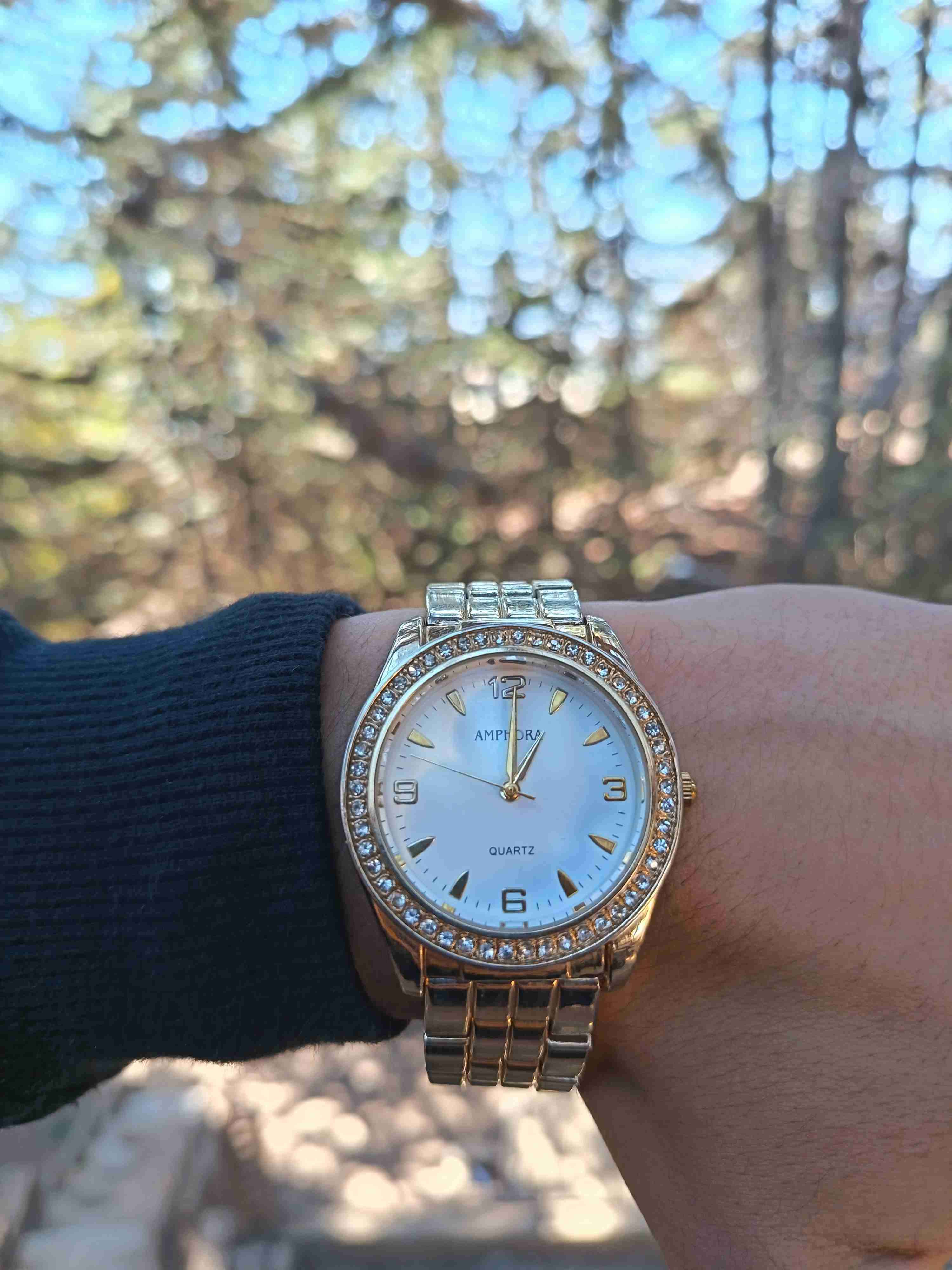 Reloj dorado de pulsera - miniatura 2