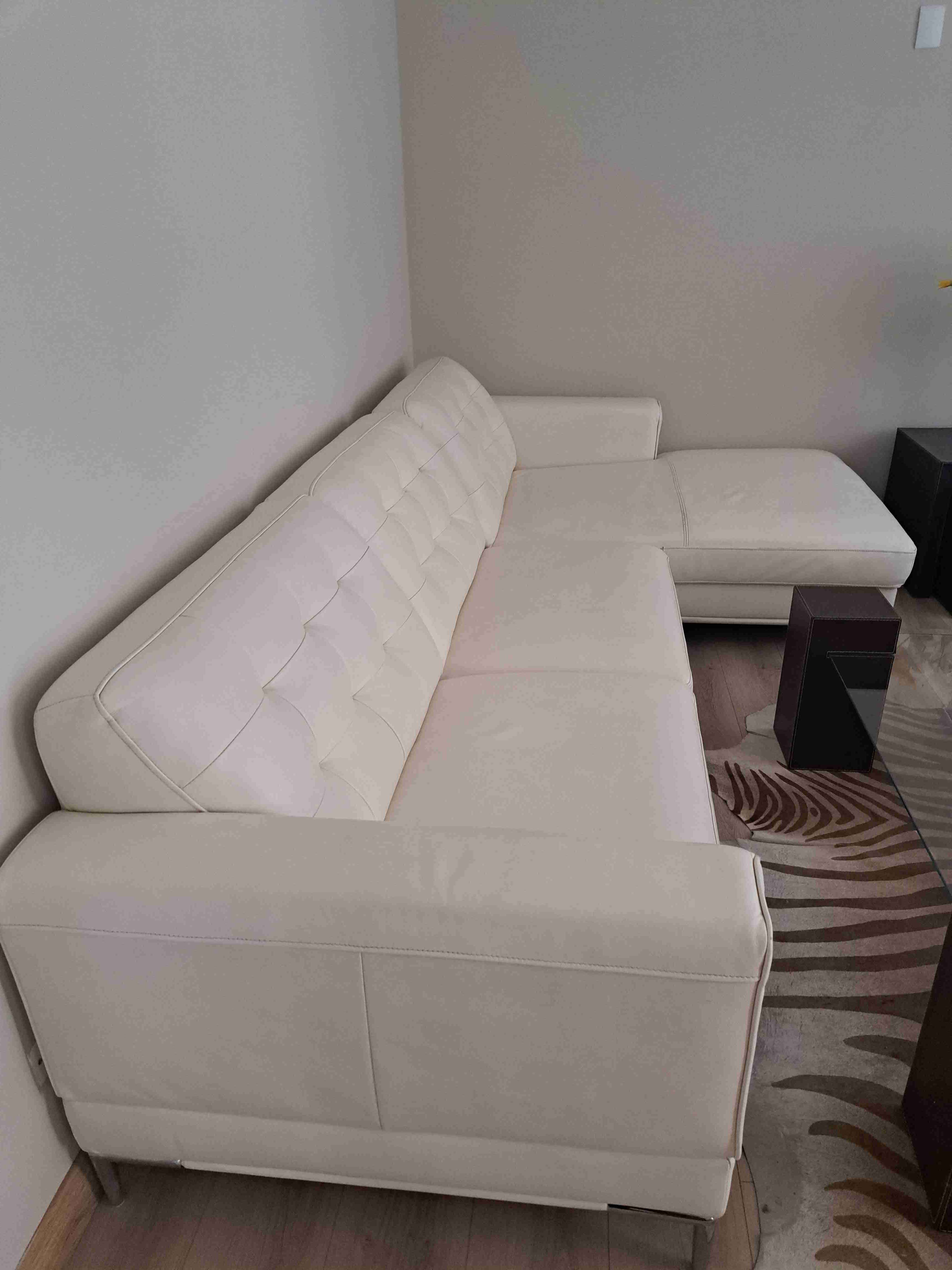 Sofá seccional de cuero blanco - miniatura 2