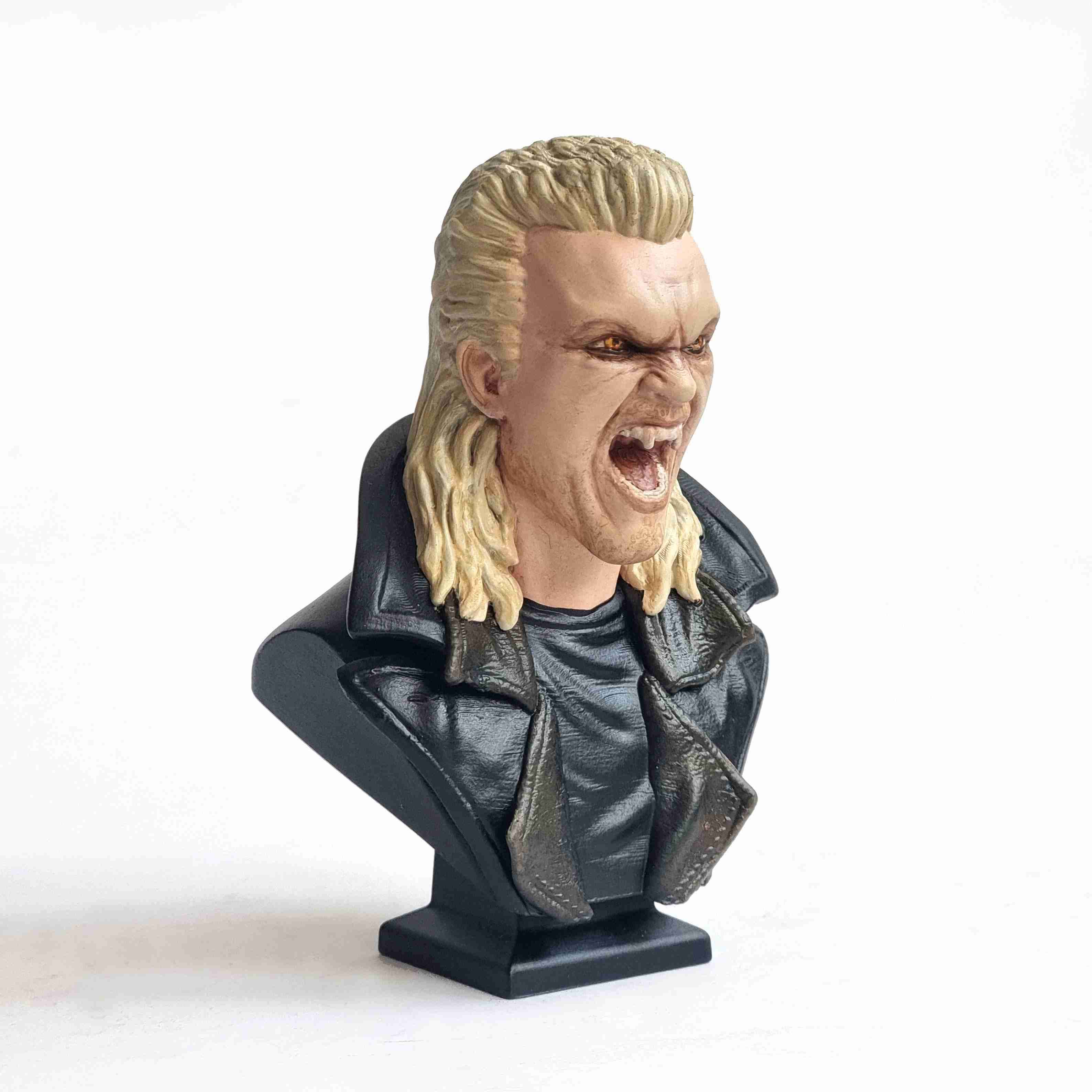 Busto de Kiefer Sutherland en Lost Boys - miniatura 1