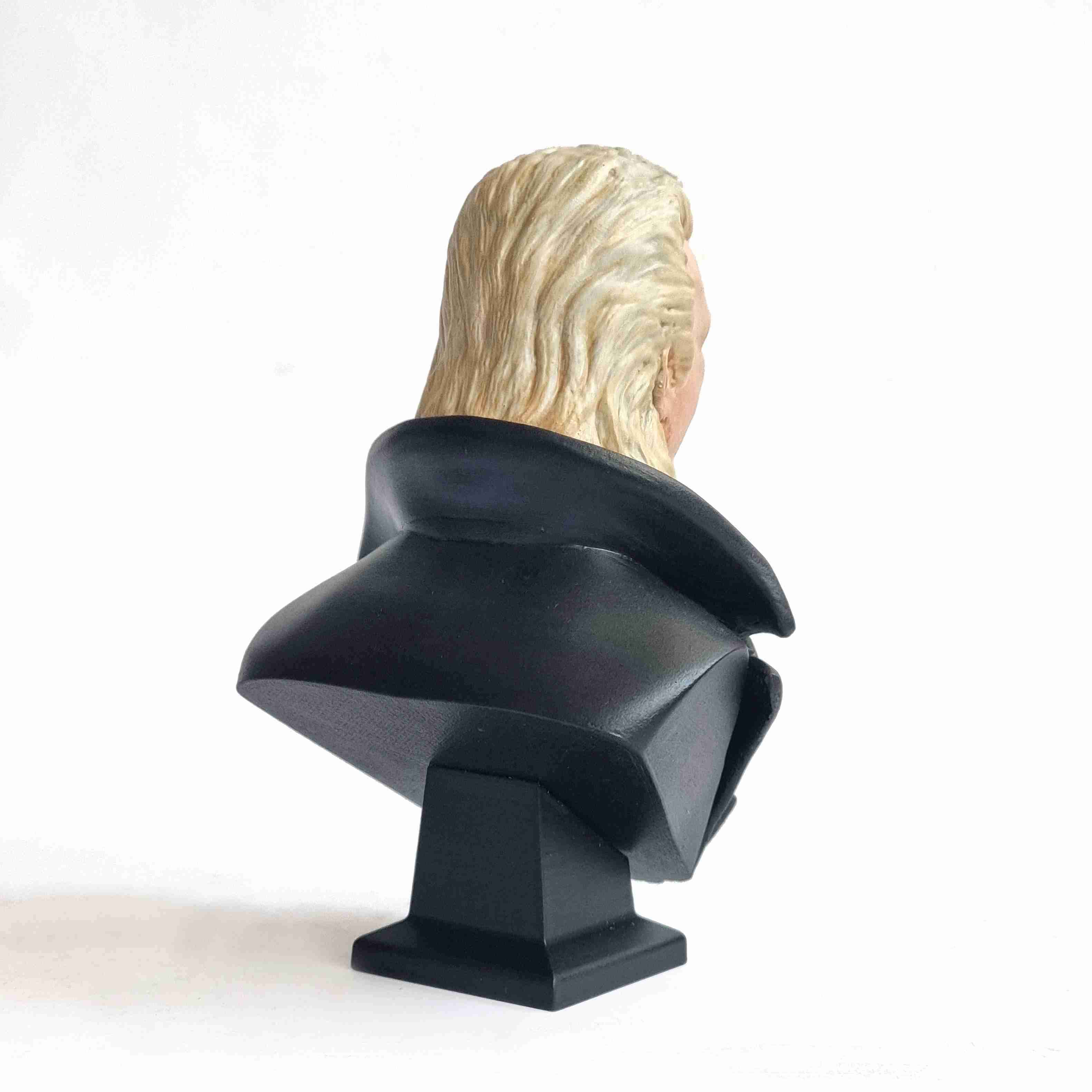 Busto de Kiefer Sutherland en Lost Boys - miniatura 4