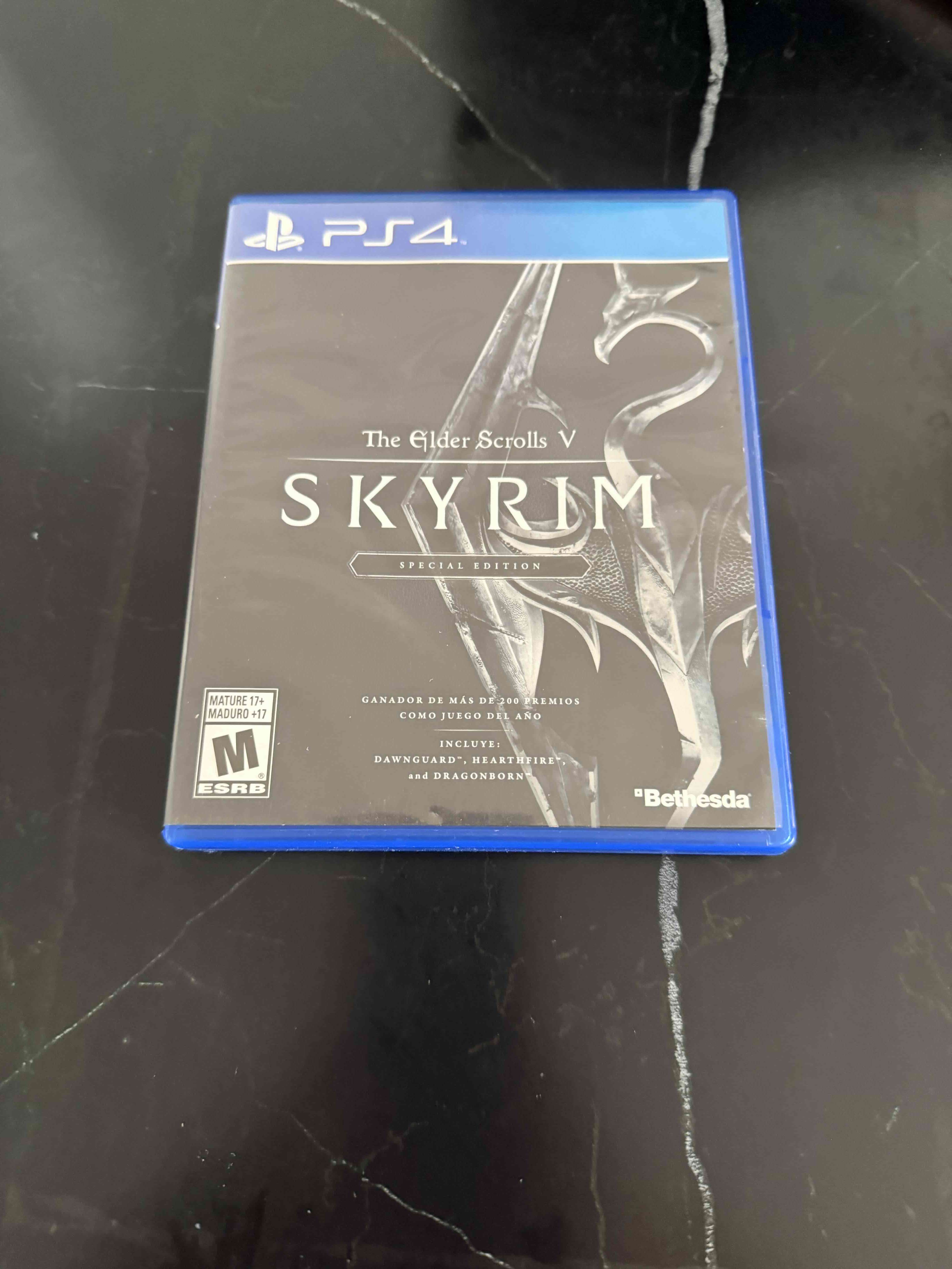 Juego PS4 Skyrim Edición Especial - miniatura 1