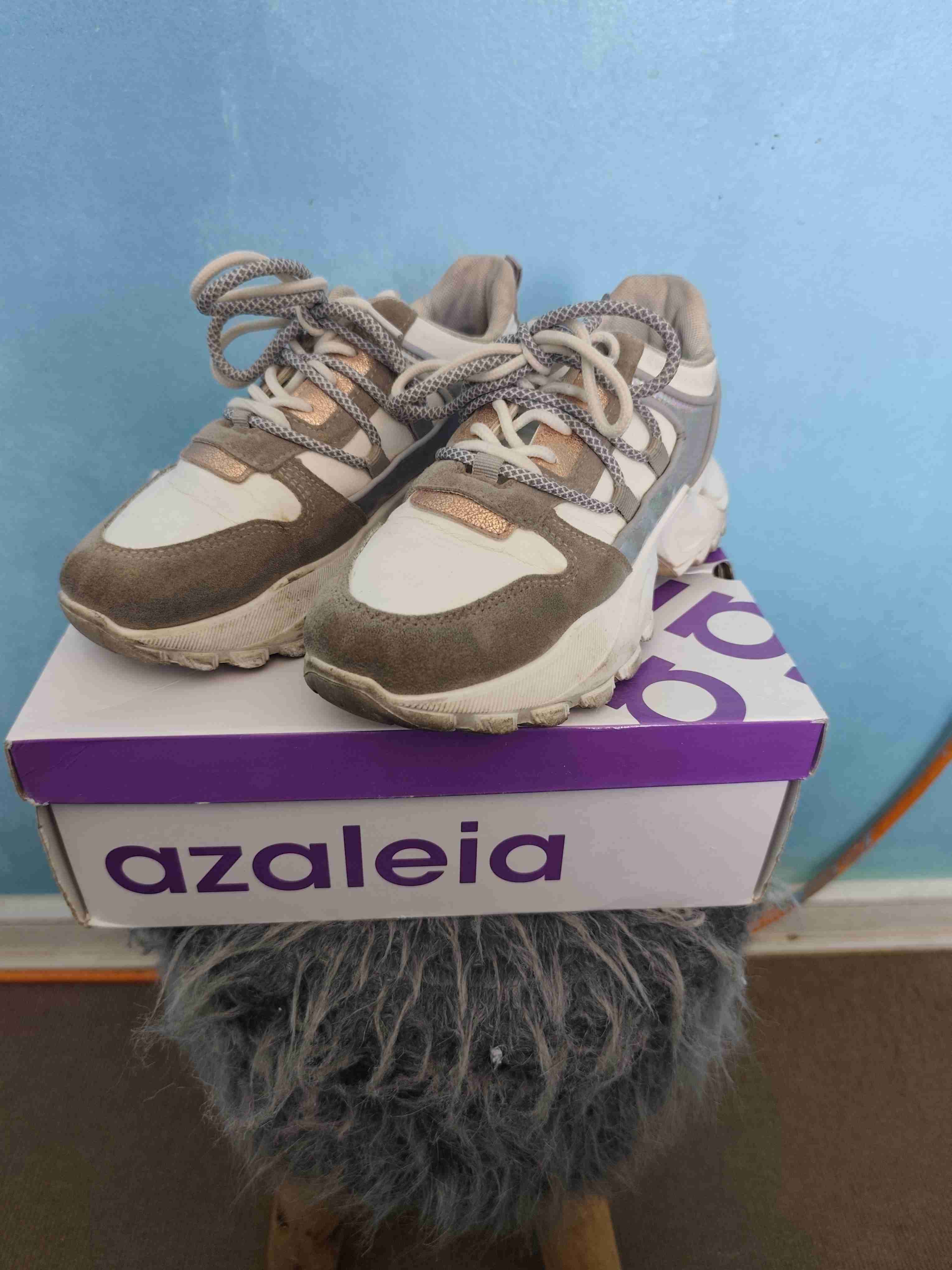 Zapatillas deportivas beige y blancas, Azaleia - miniatura 2
