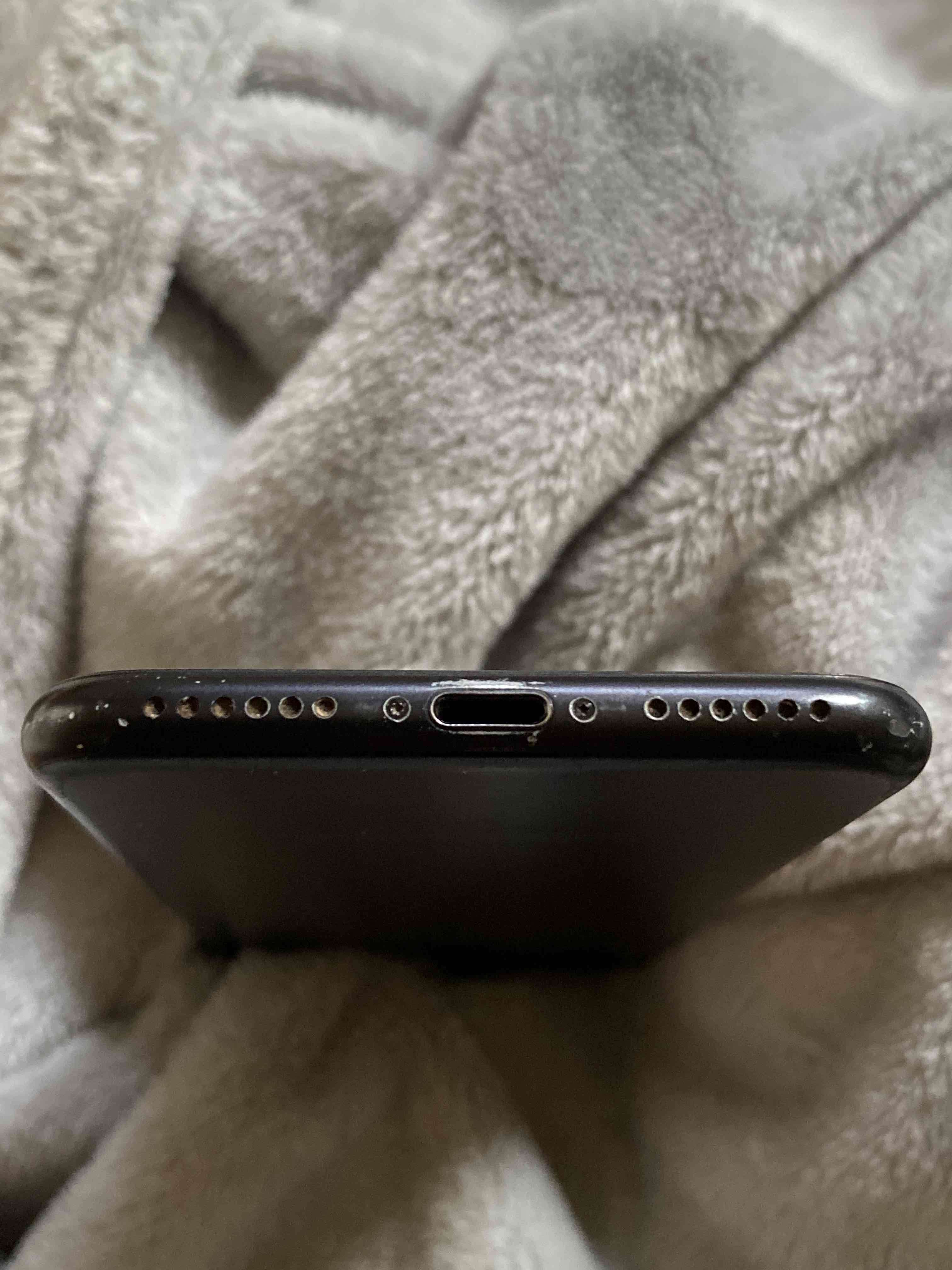 Teléfono móvil negro usado - miniatura 5