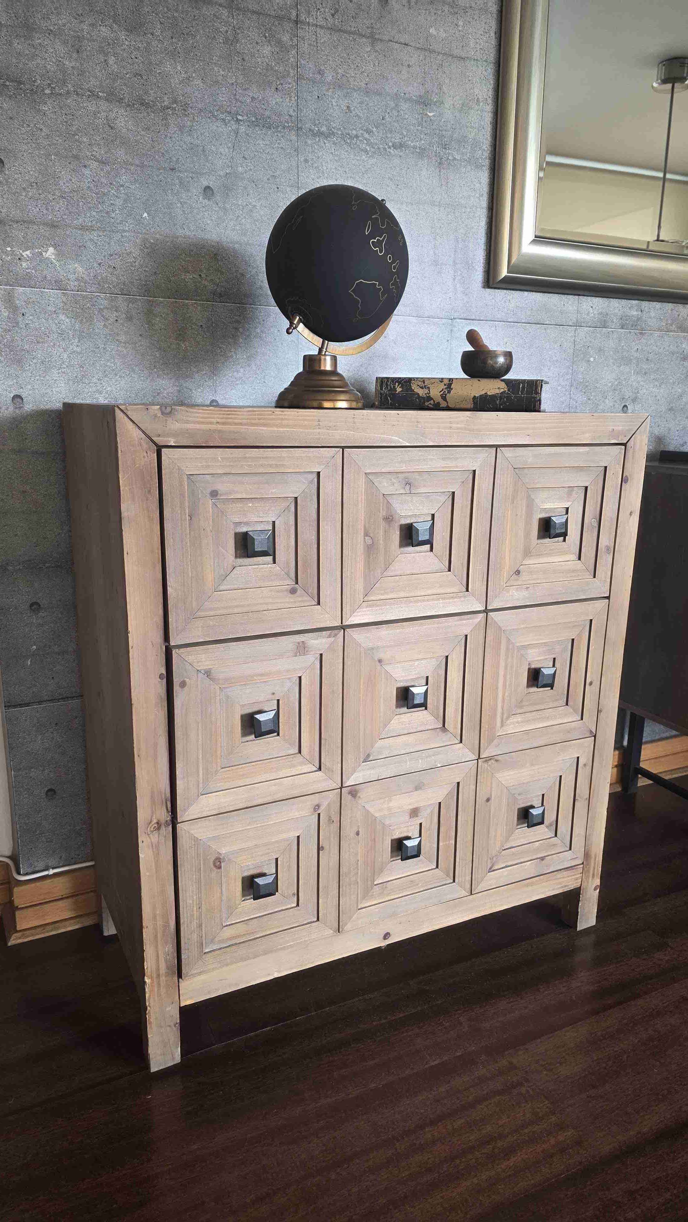 Cómoda de madera rústica - miniatura 2