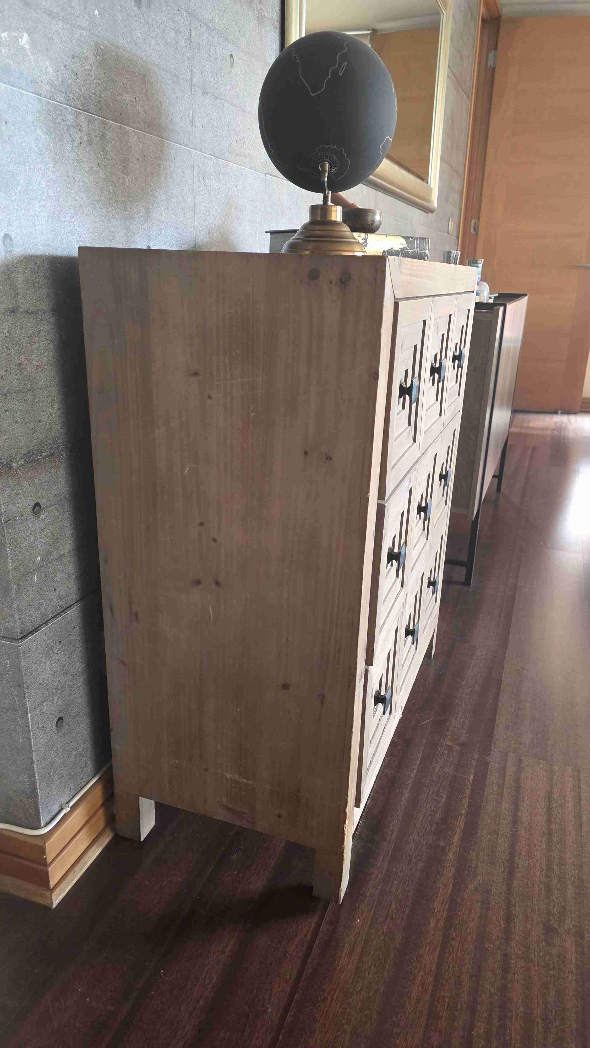 Cómoda de madera rústica - miniatura 3