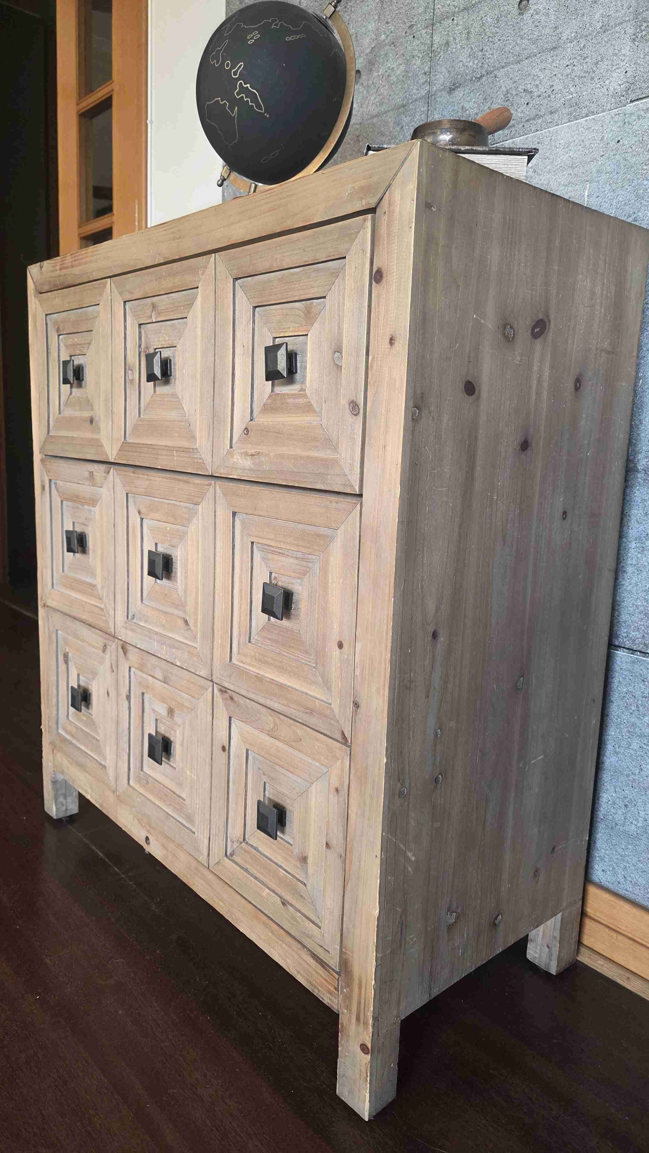Cómoda de madera rústica - miniatura 4