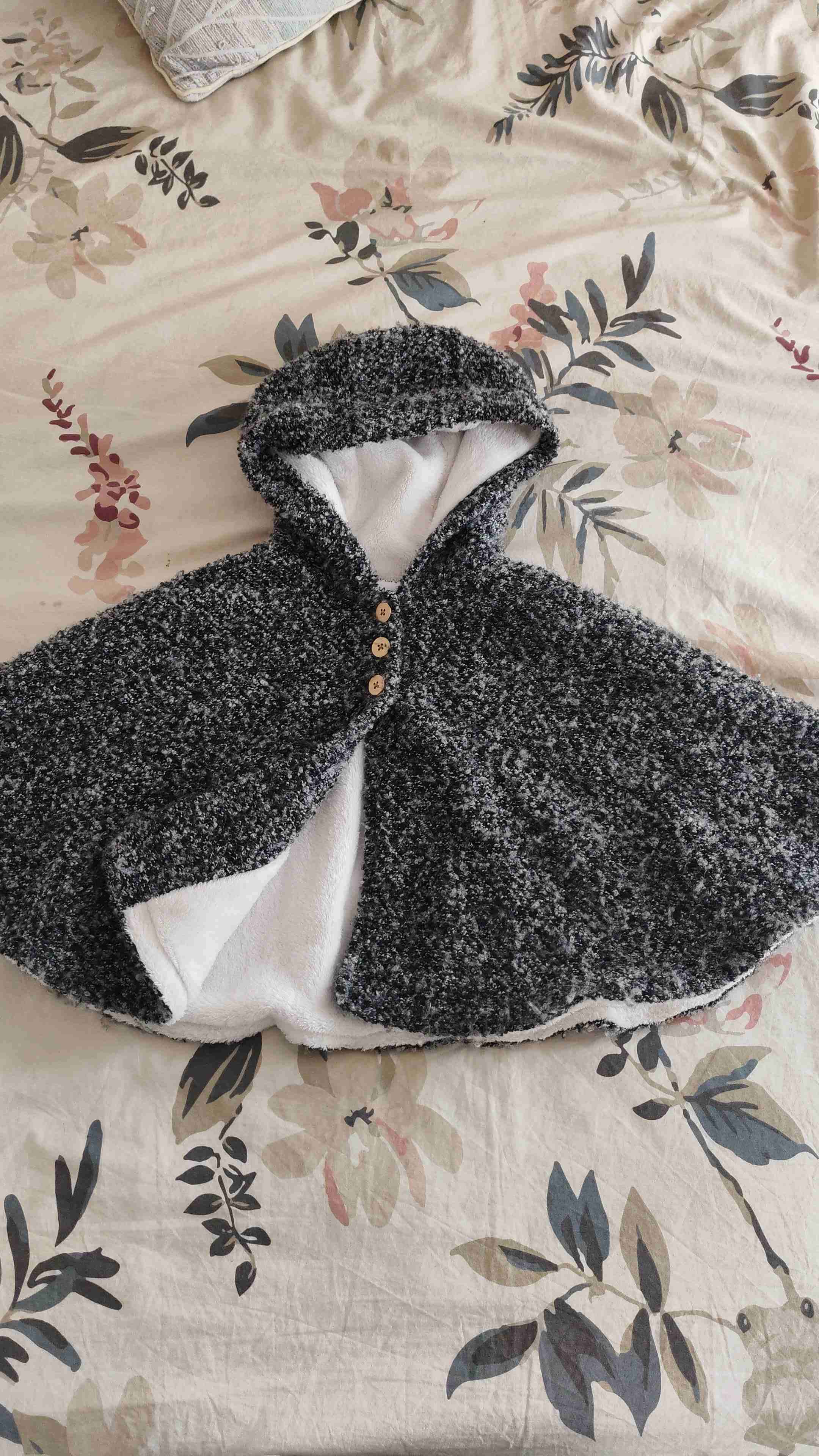 Capa de lanilla con botones Carter's