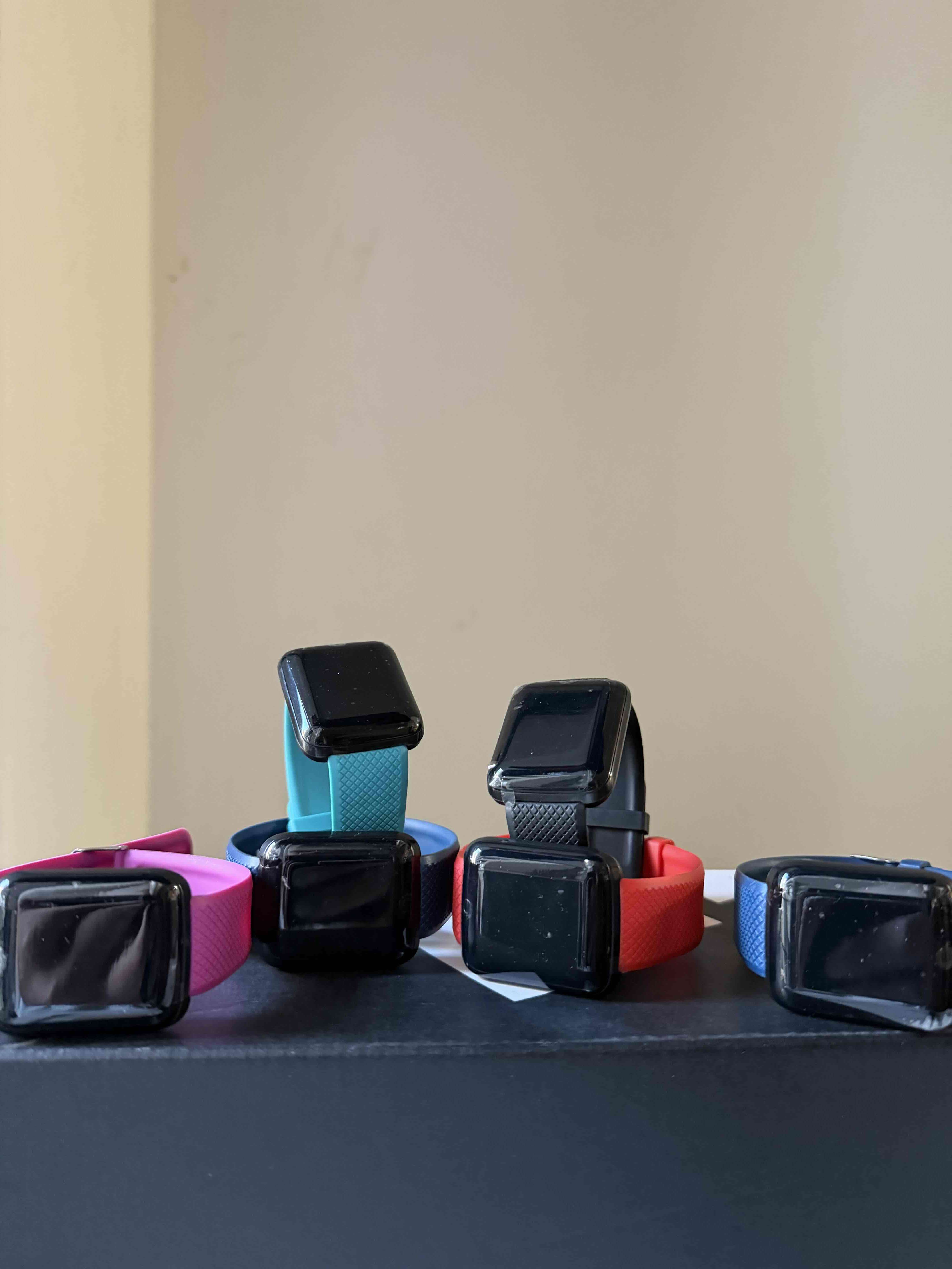 Relojes inteligentes variados colores - miniatura 1