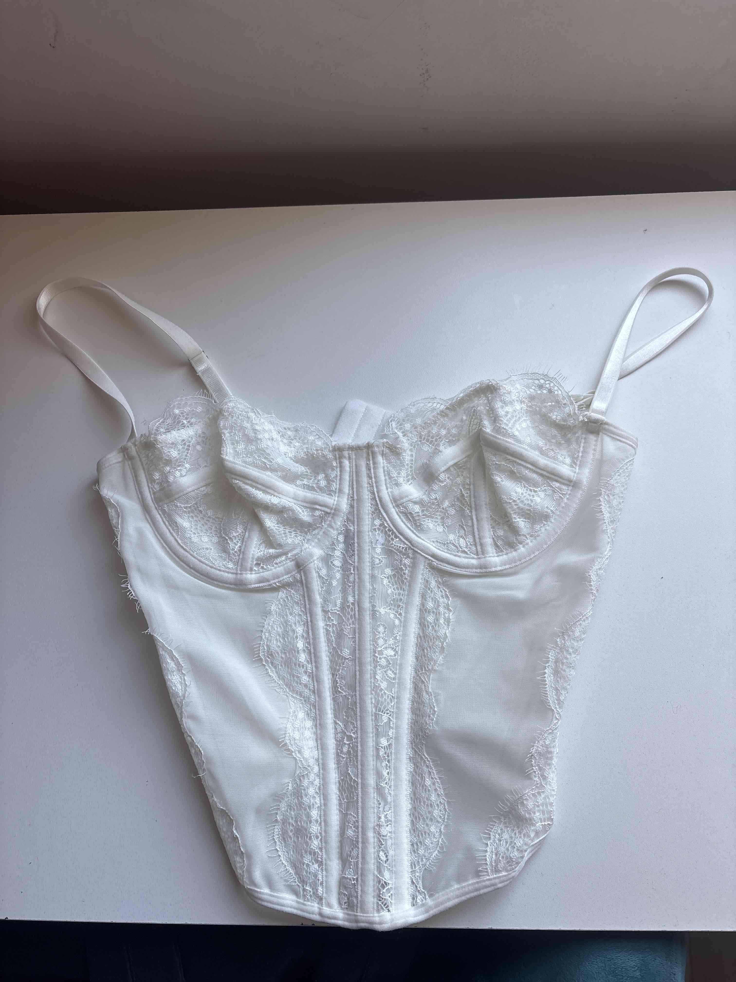 Corset blanco de encaje - miniatura 1