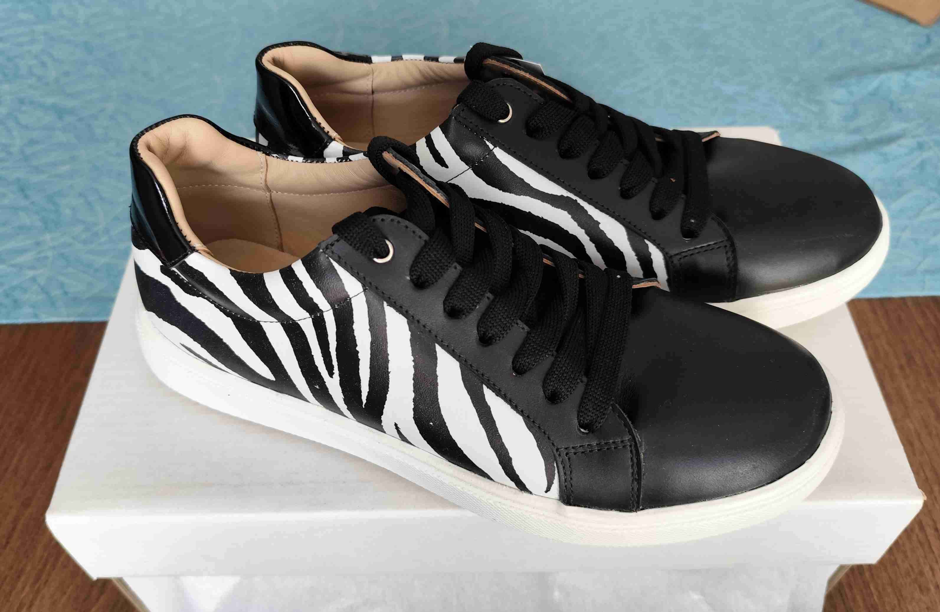 Zapatillas con estampado de cebra - miniatura 1