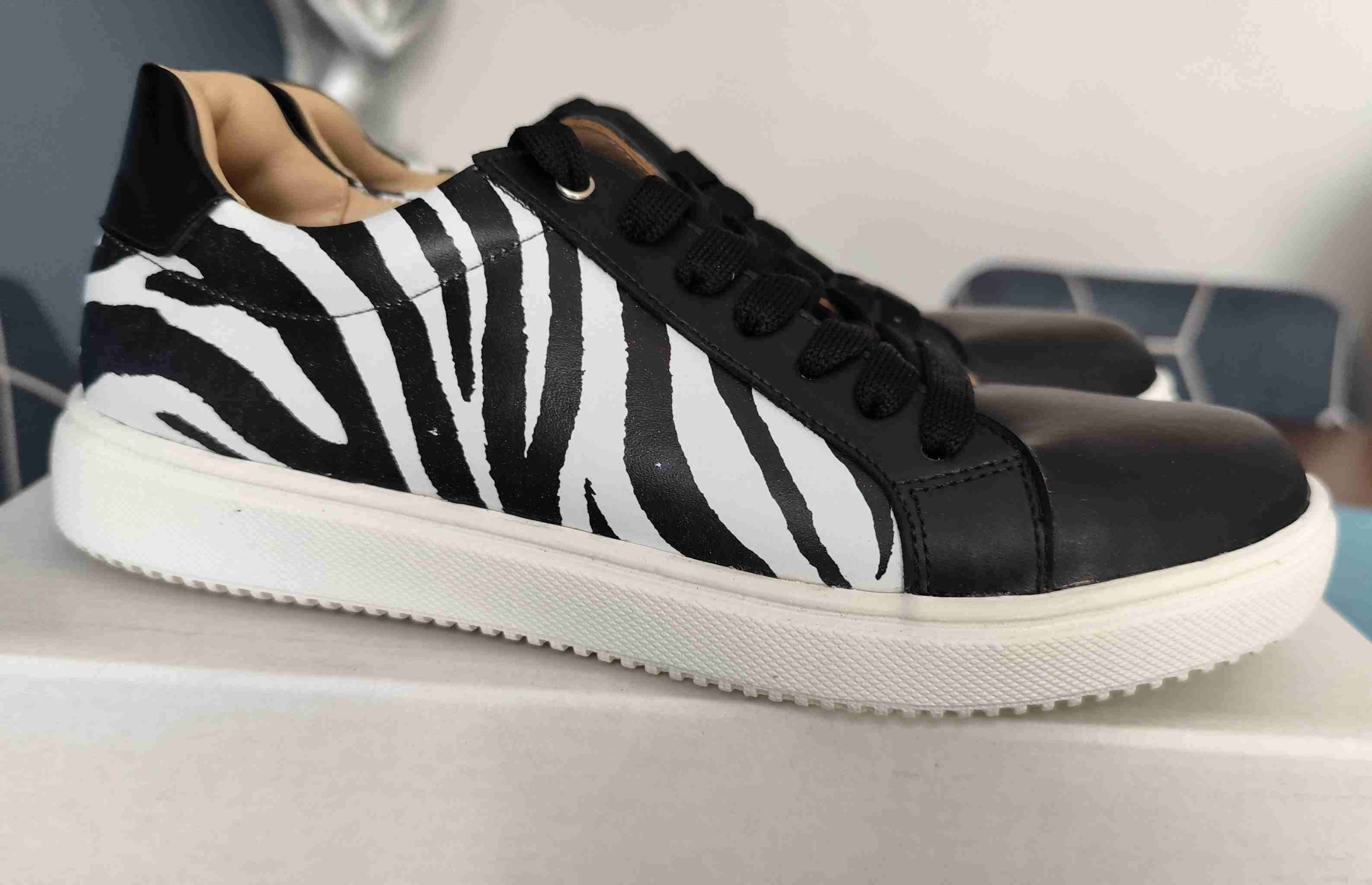 Zapatillas con estampado de cebra - miniatura 3