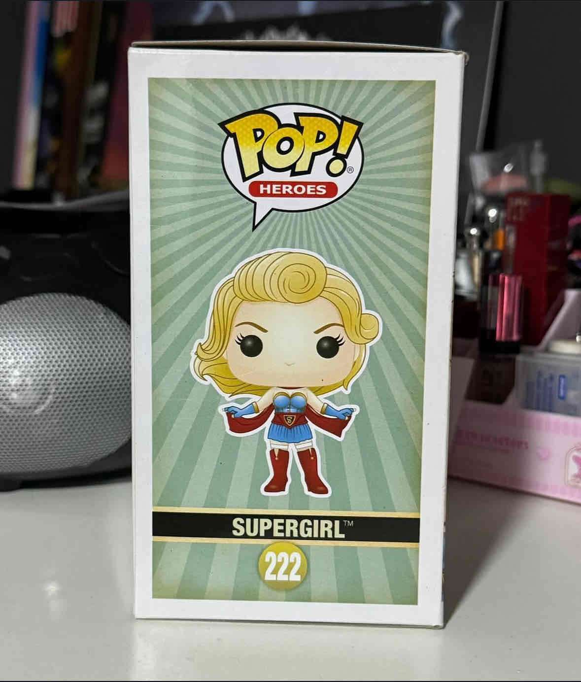 Funko Pop Supergirl DC Comics - miniatura 4
