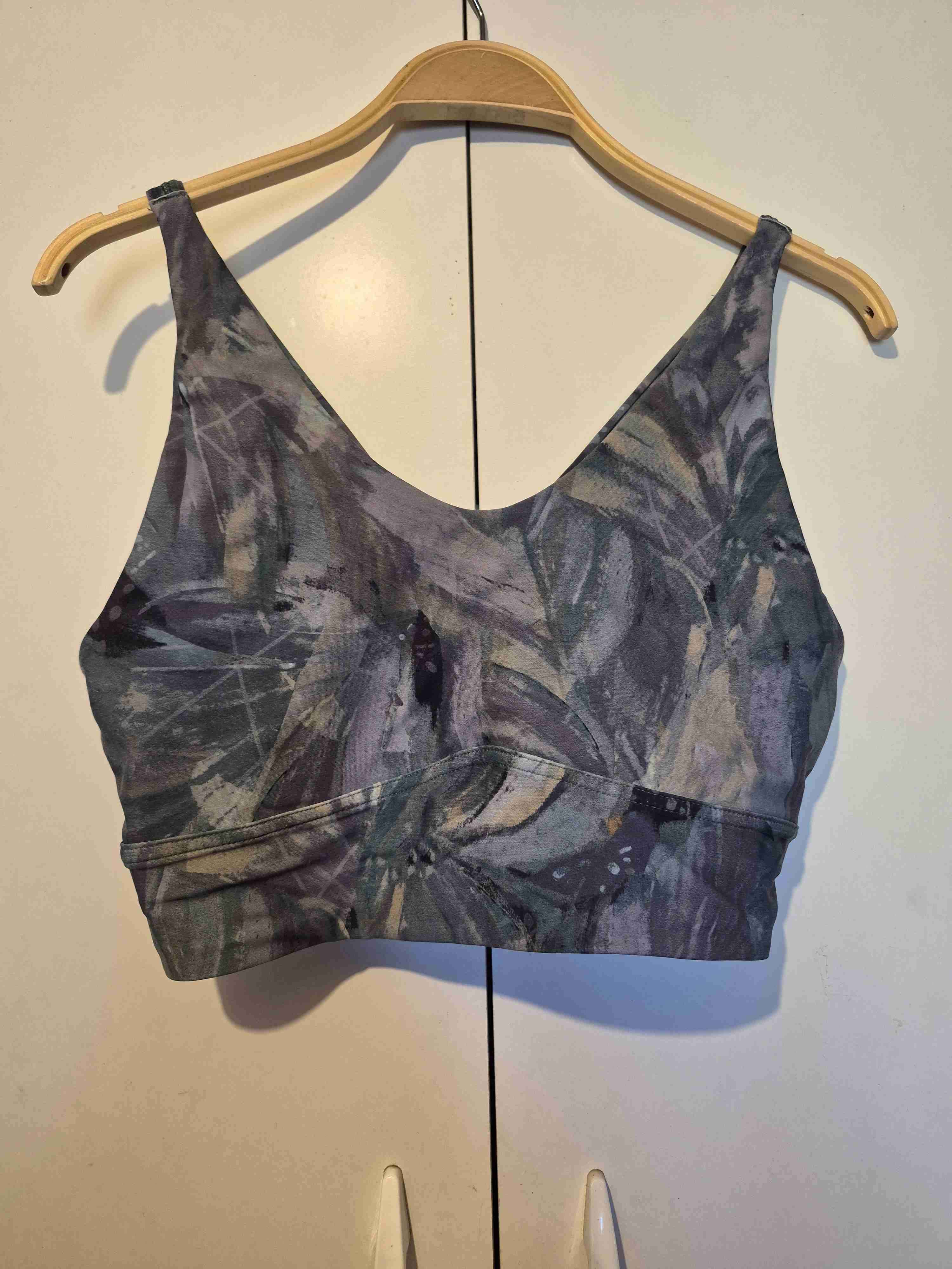 Top deportivo estampado abstracto - miniatura 1