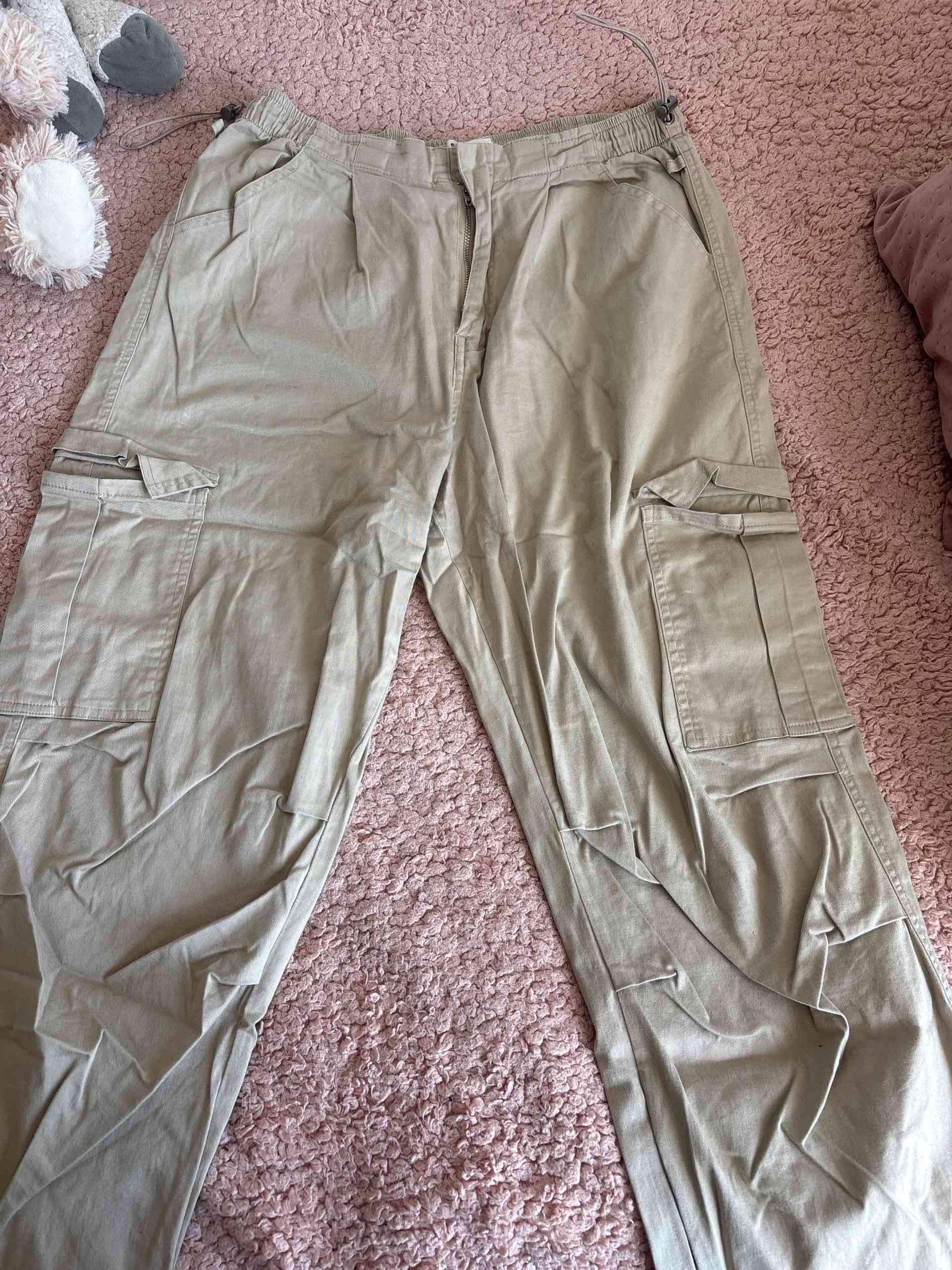 Pantalones cargo beige - miniatura 1