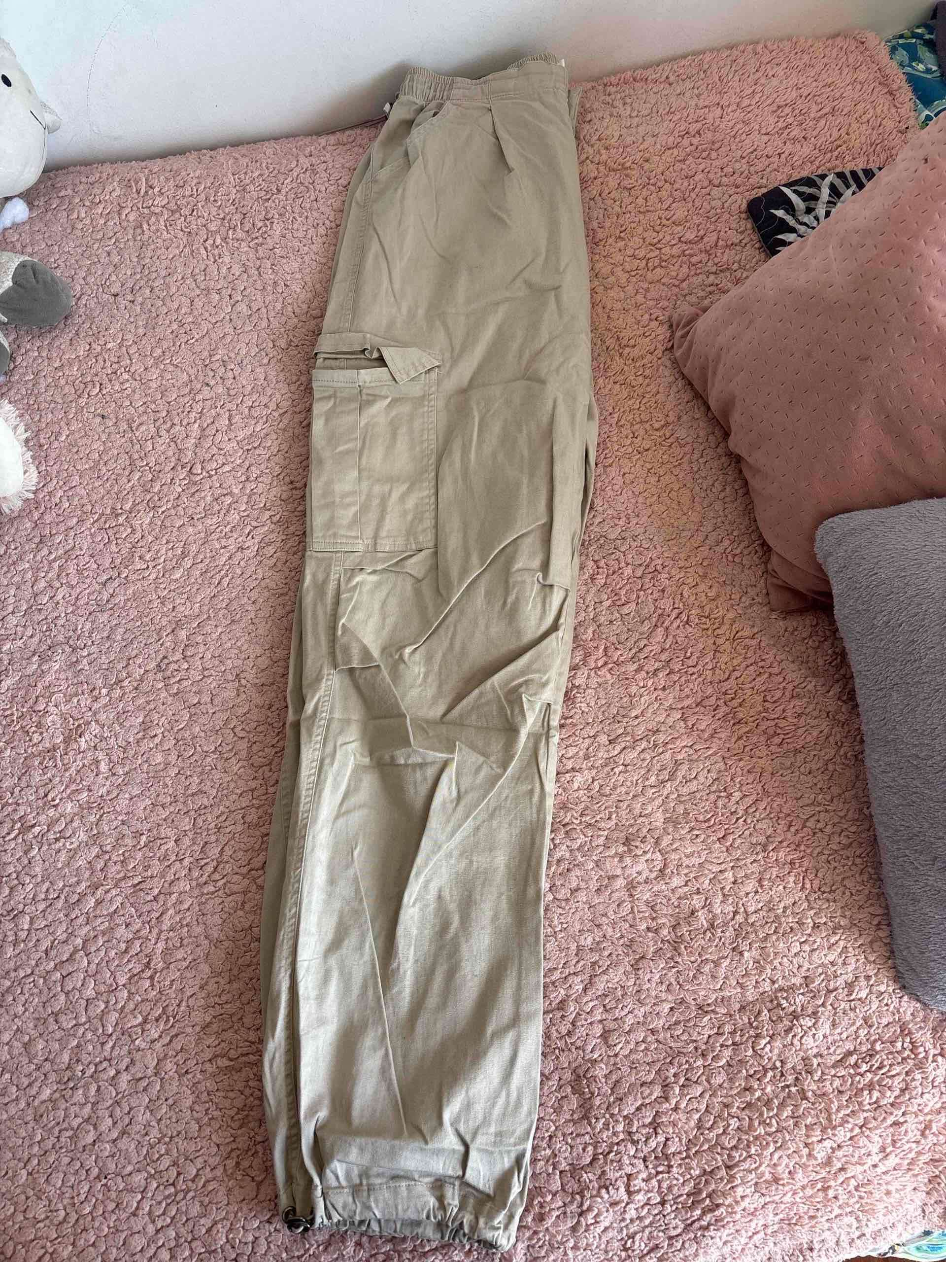 Pantalones cargo beige - miniatura 3