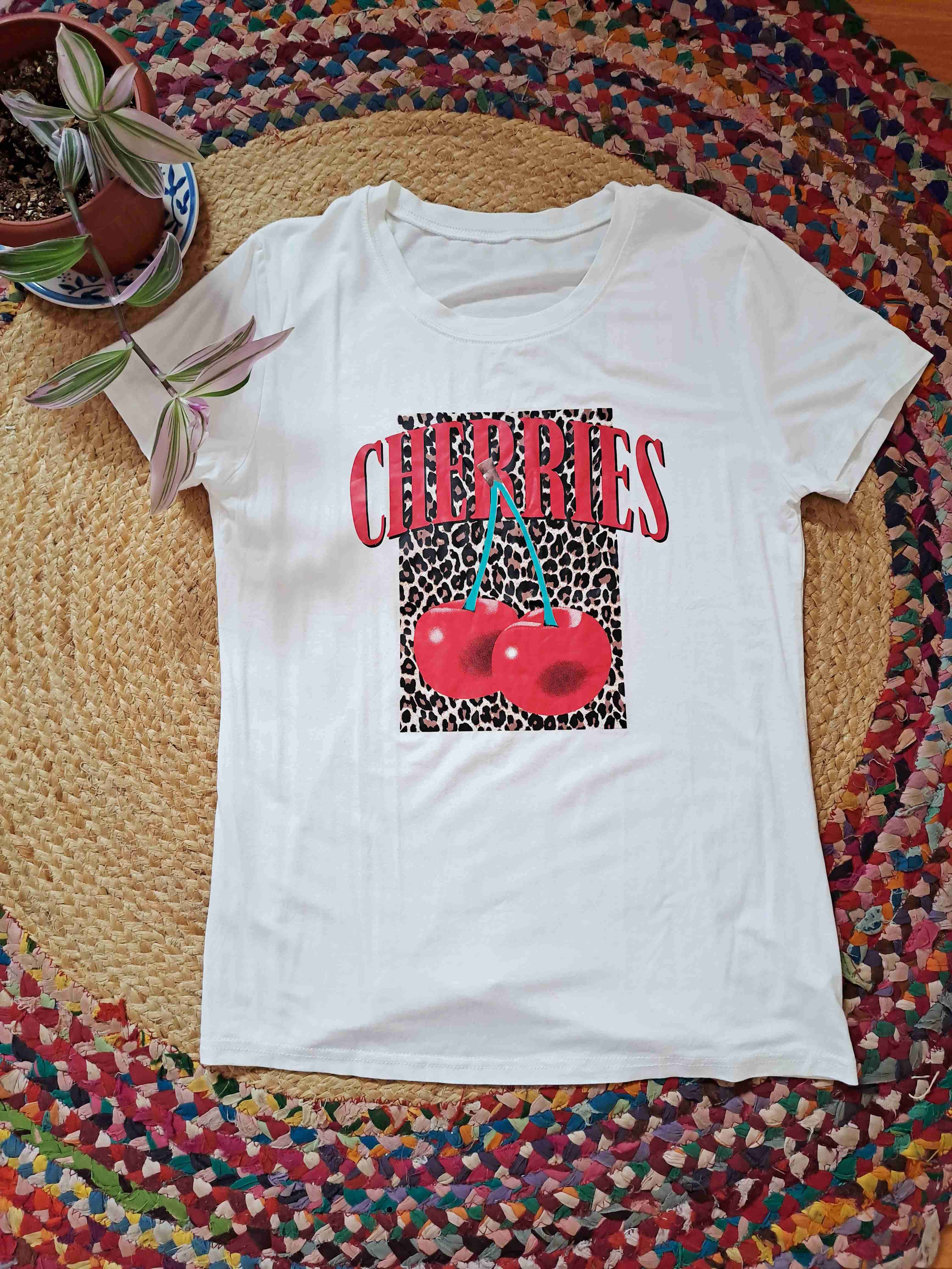 Poleras estampado cerezas (NUEVAS) - miniatura 2