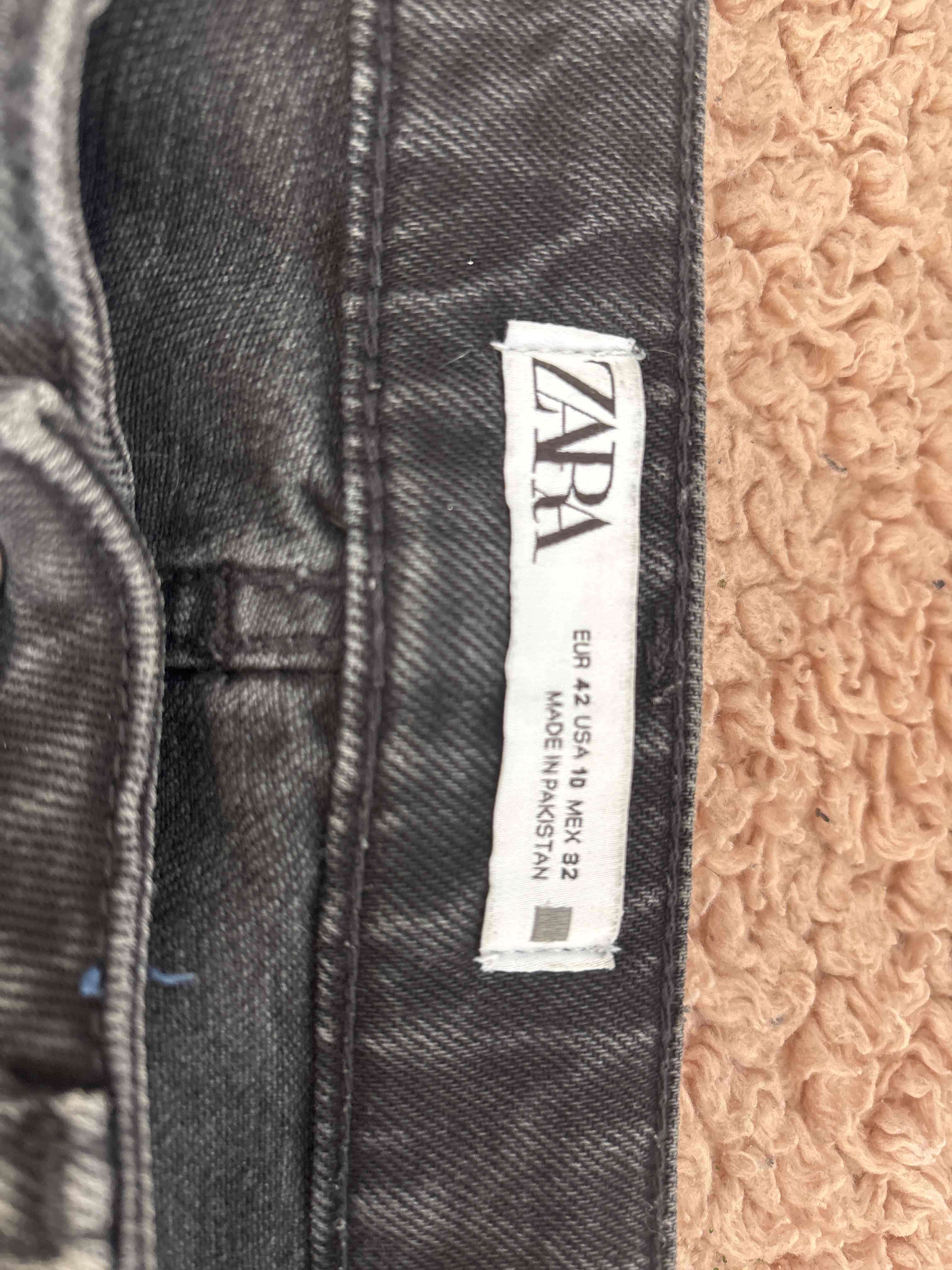 Jeans negros desgastados para mujer - miniatura 2