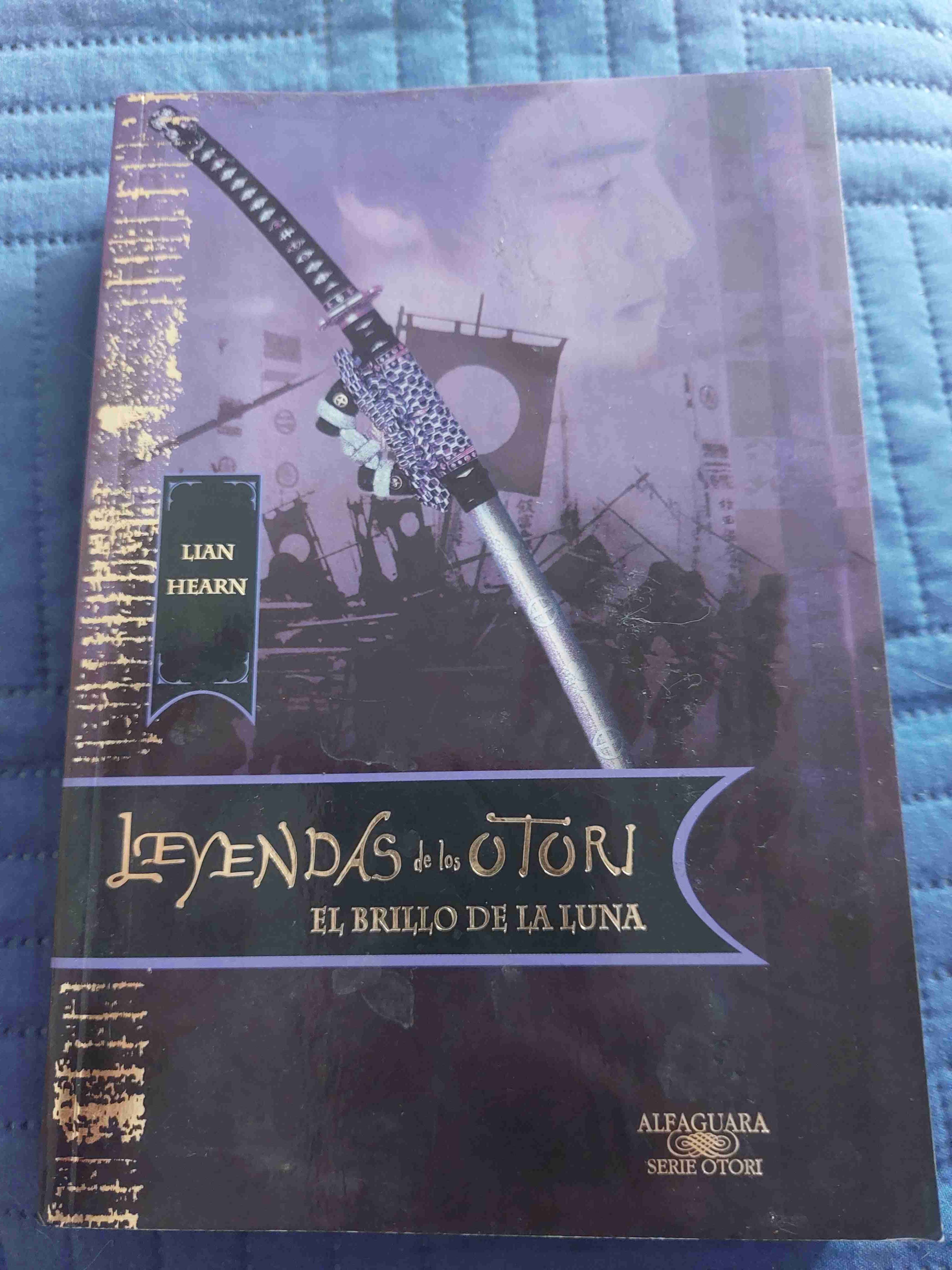 Libro "El brillo de la luna"