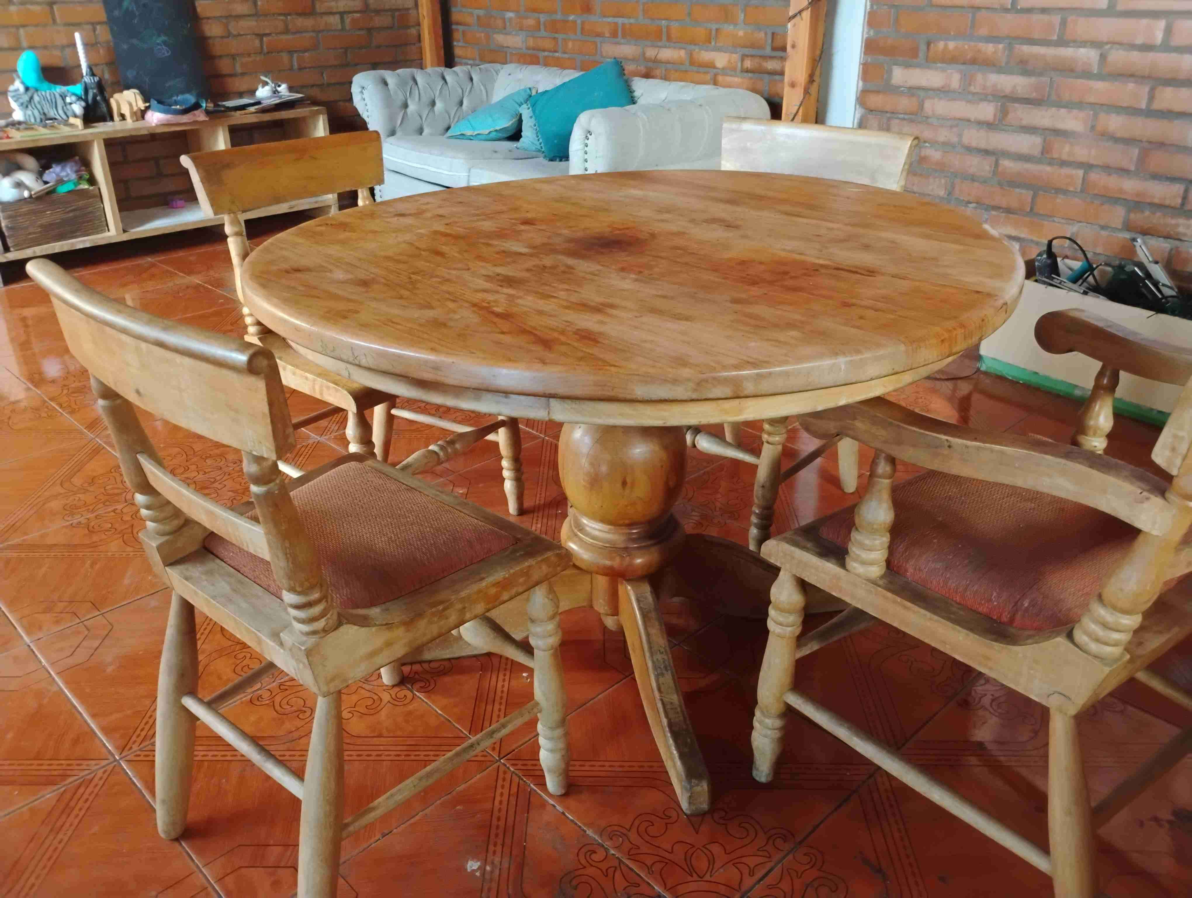 Mesa comedor piña redonda de madera noble - miniatura 4