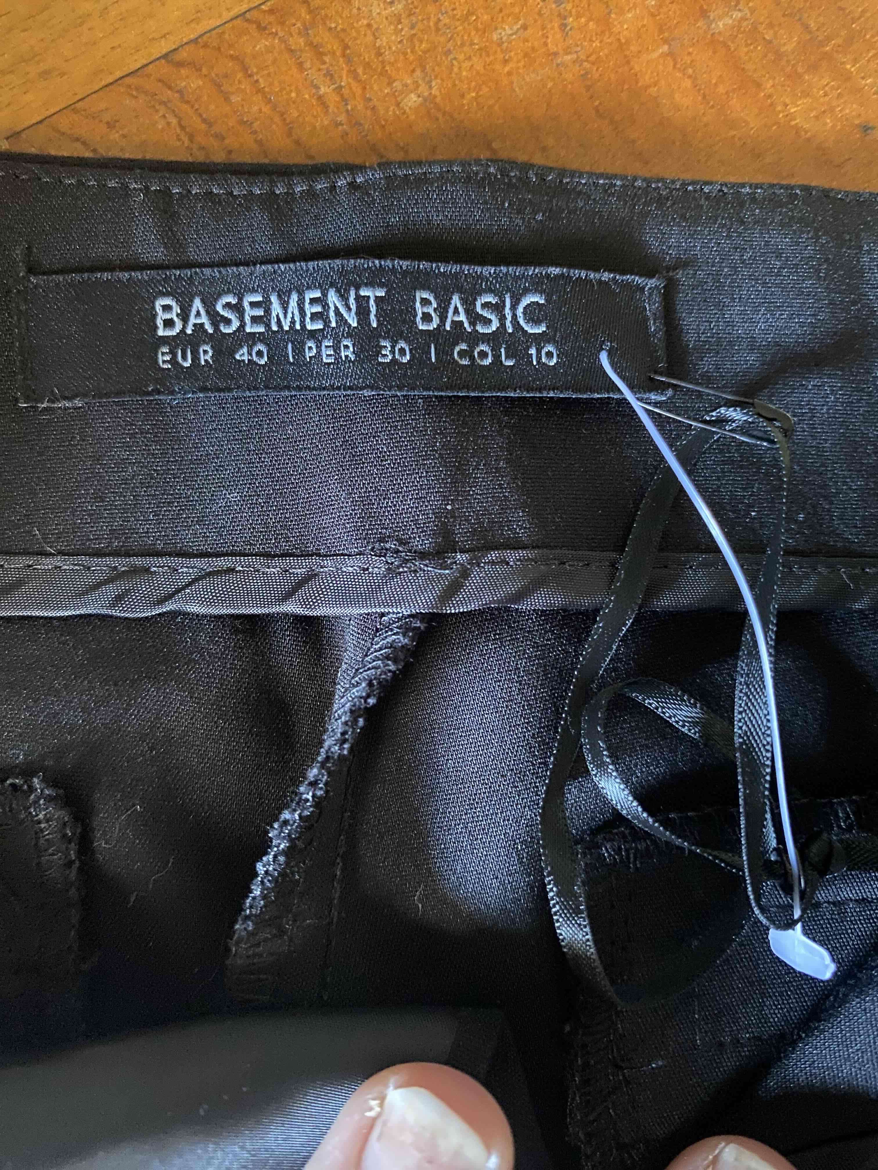 Pantalones negros con cierres - miniatura 2