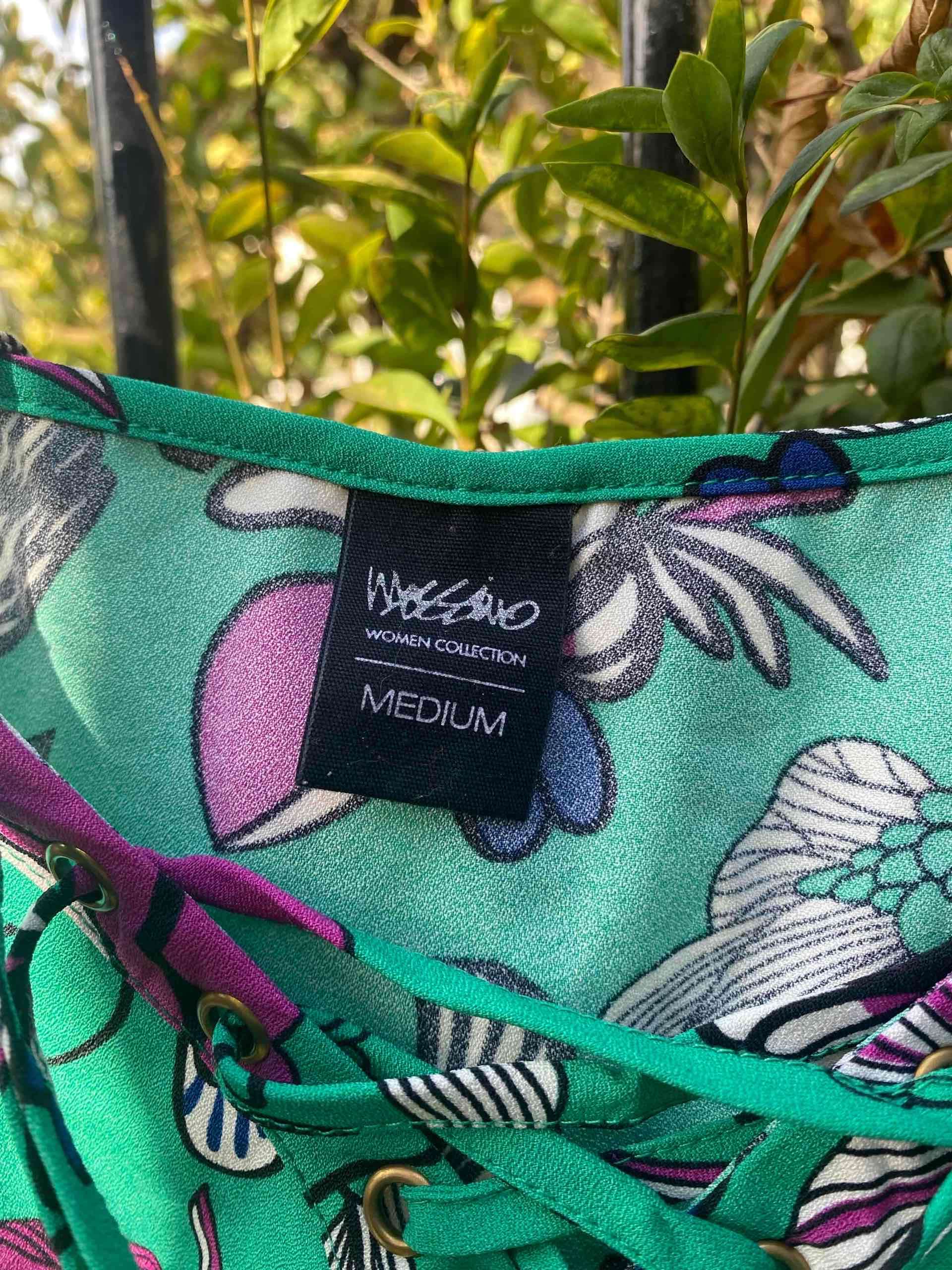 Blusa verde con estampado floral - miniatura 2