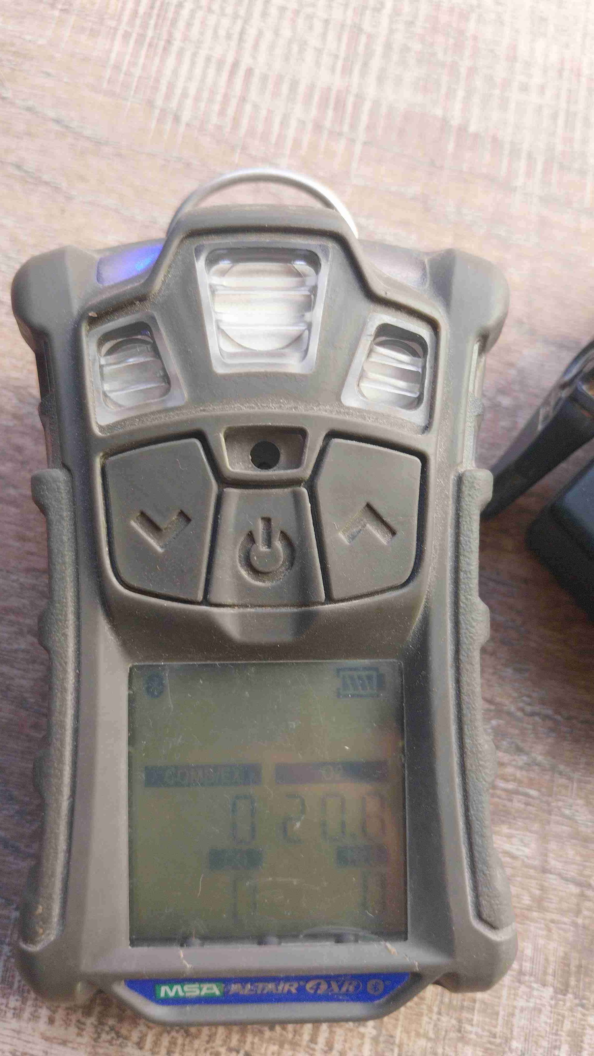 Detector de gas portátil con cargador - miniatura 2