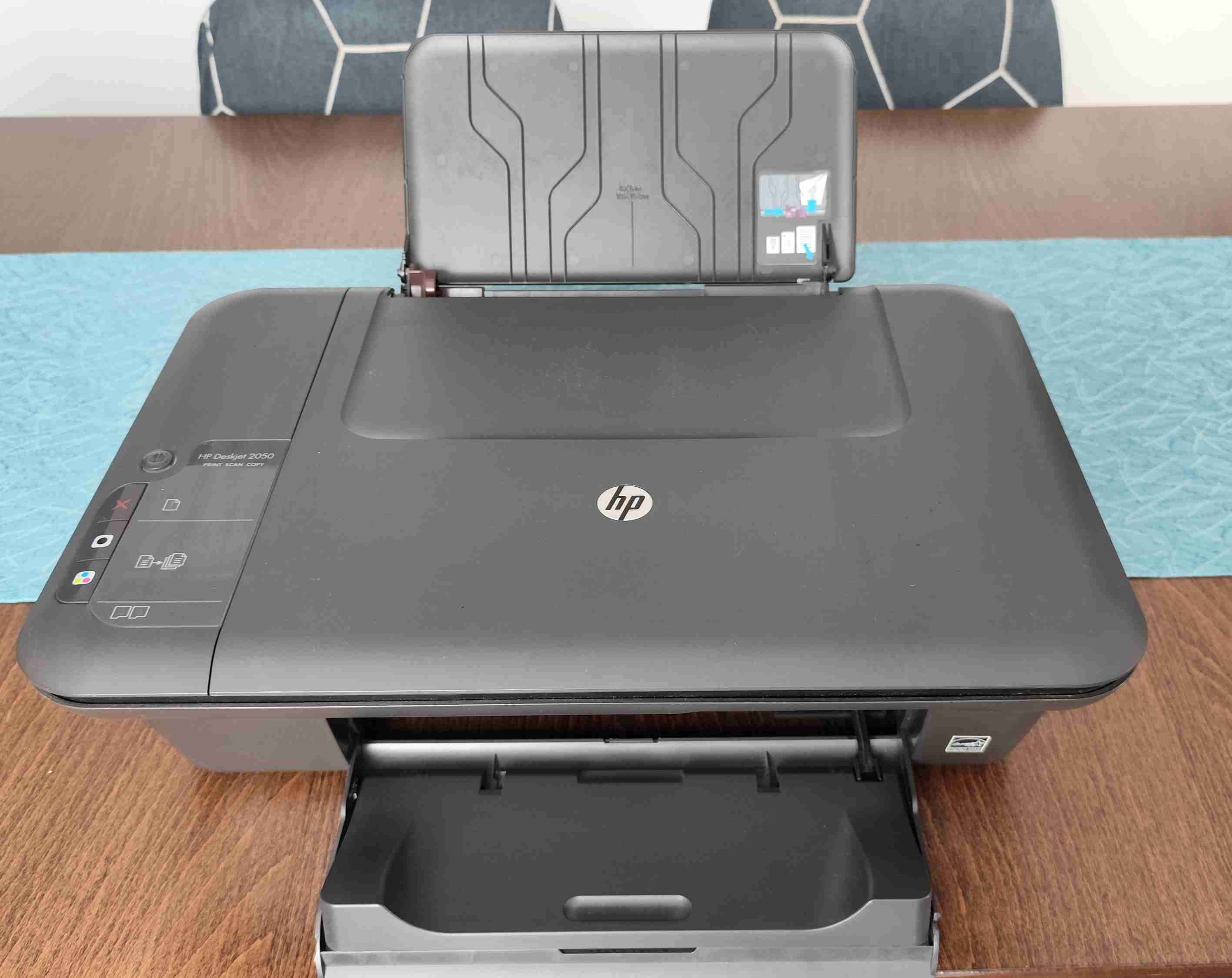 Impresora HP Deskjet 2050 - miniatura 2