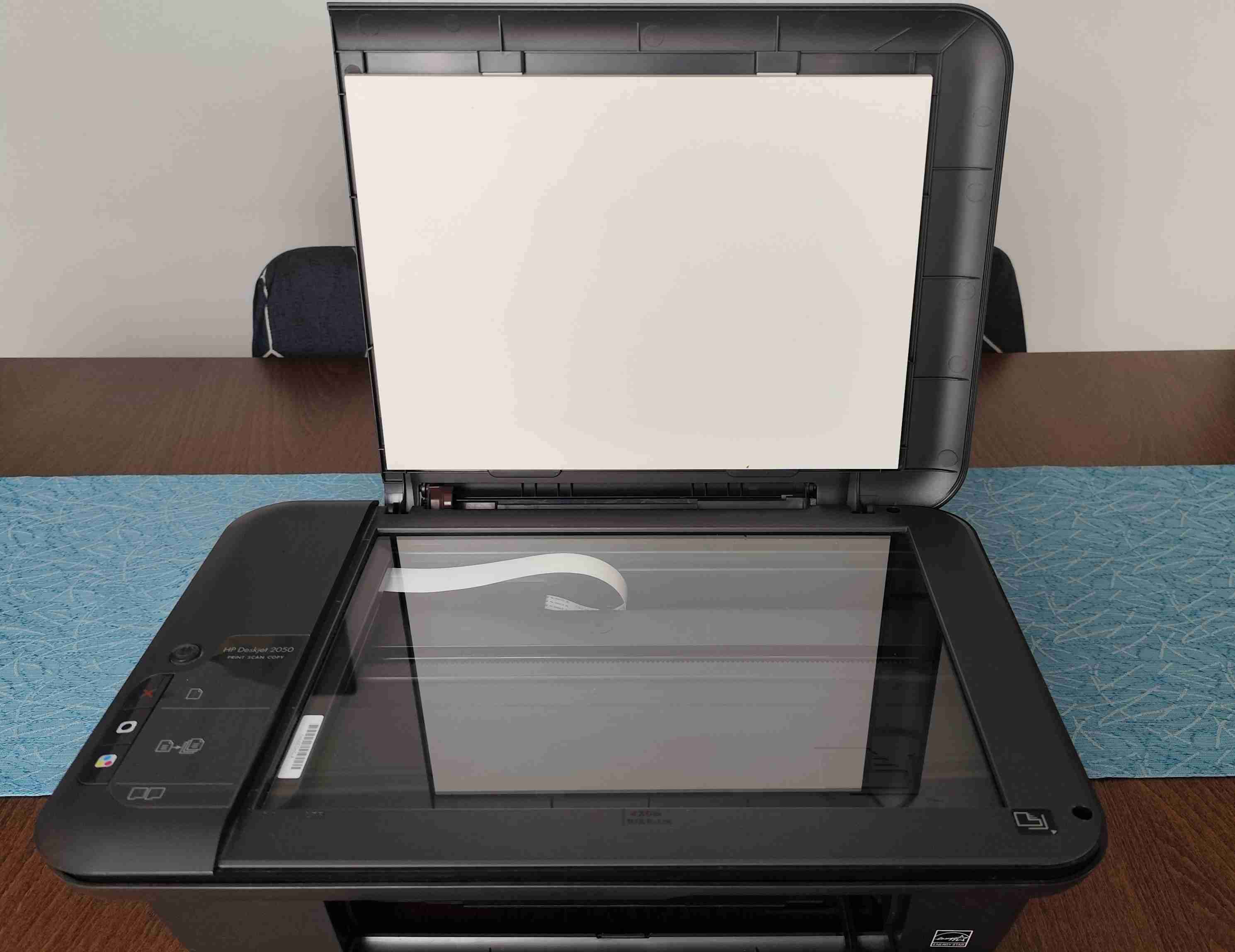 Impresora HP Deskjet 2050 - miniatura 3