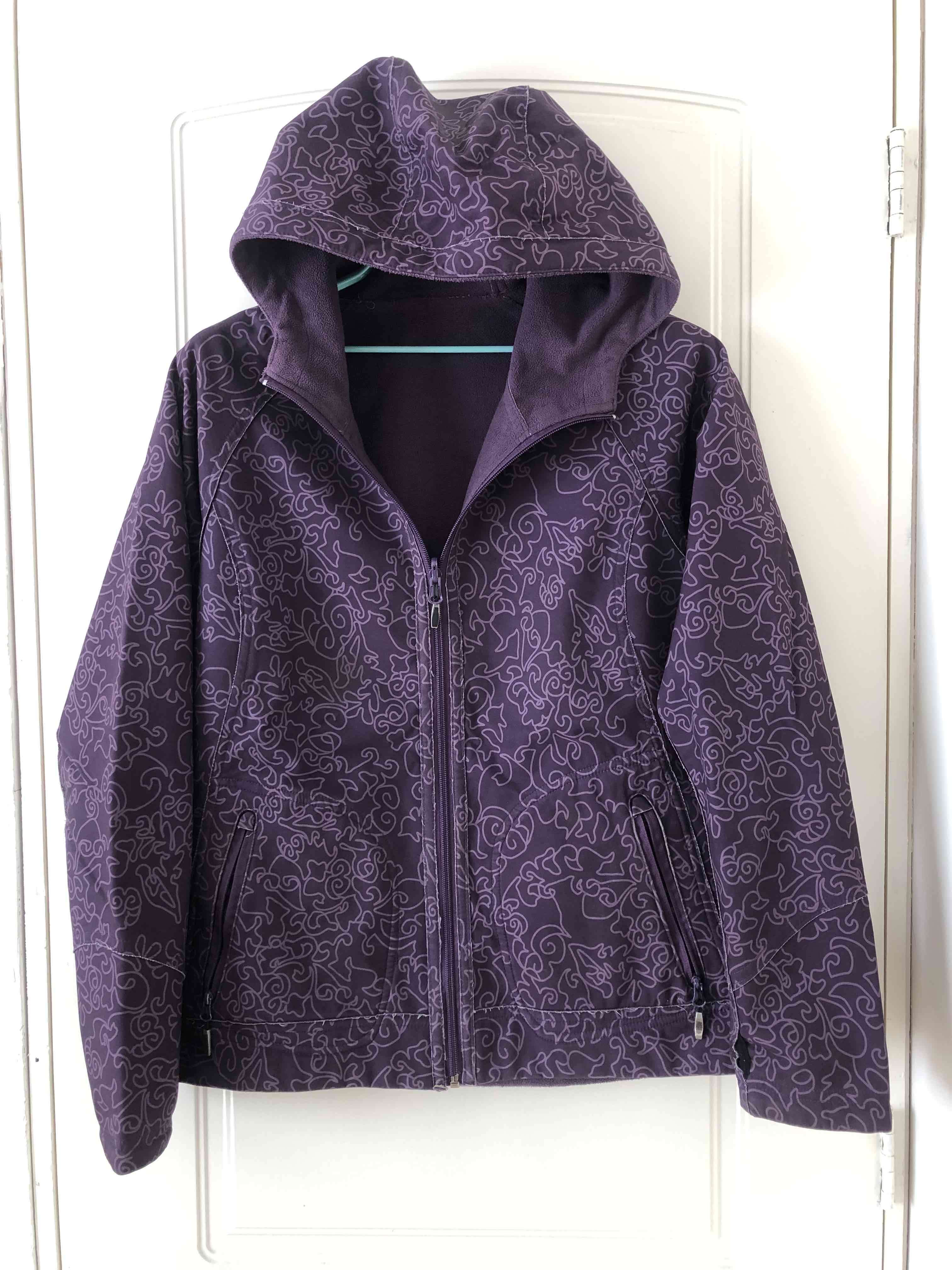 Chaqueta fucsia con capucha - miniatura 2