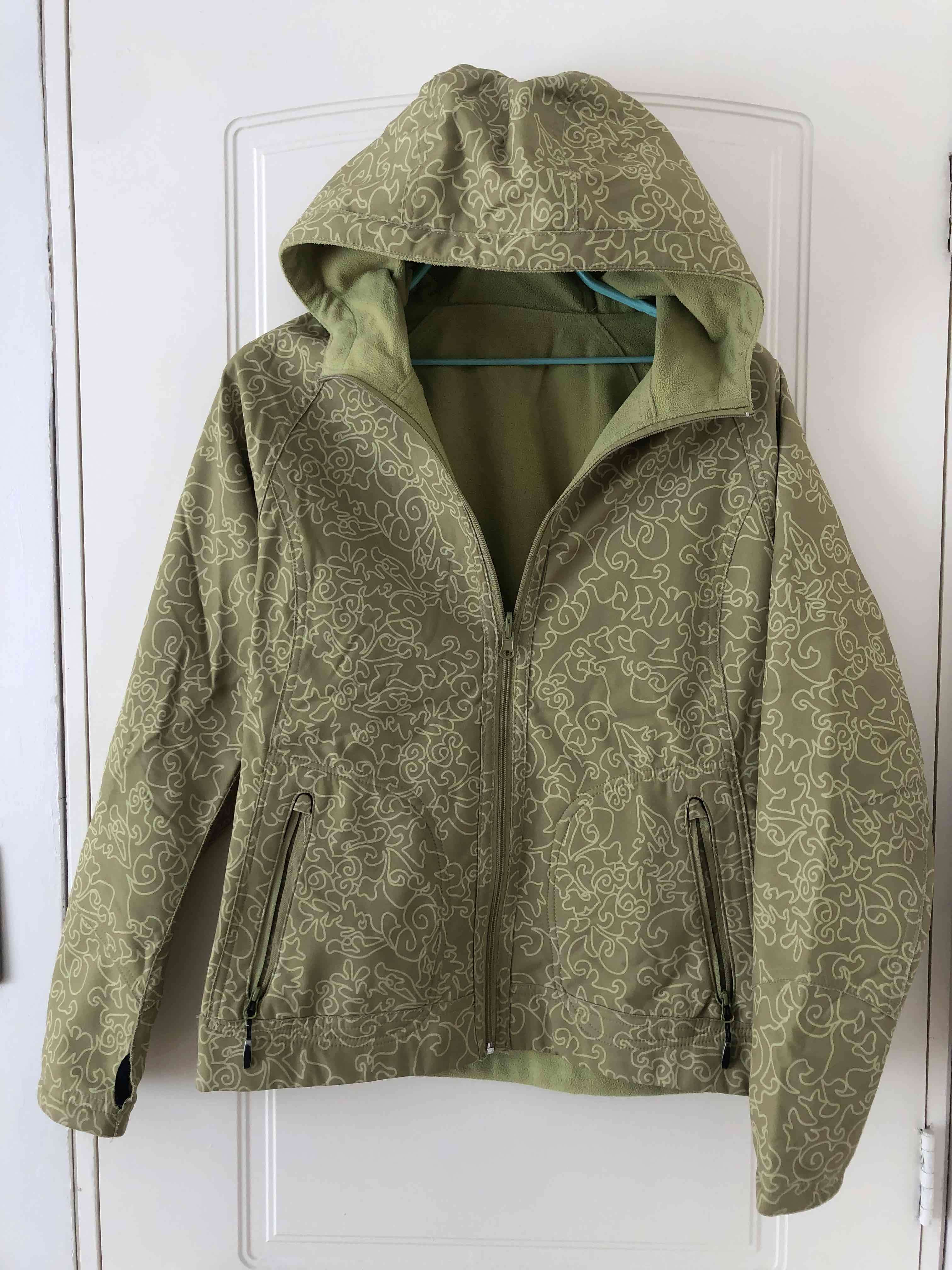 Chaqueta fucsia con capucha - miniatura 3